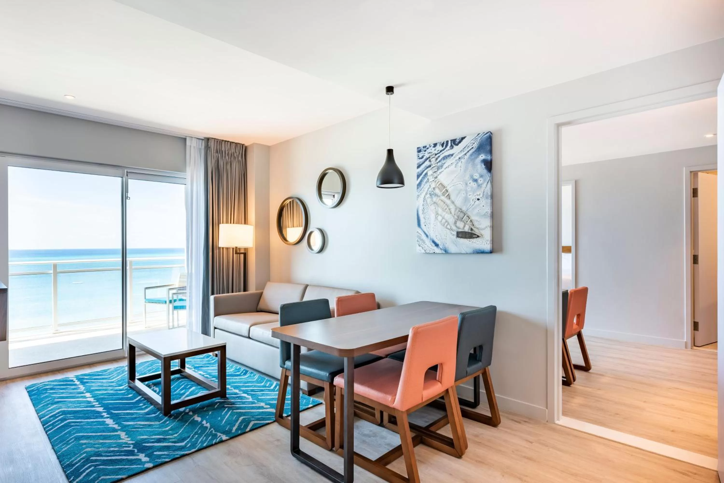 Living room in Embassy Suites By Hilton Aruba Beach Resort