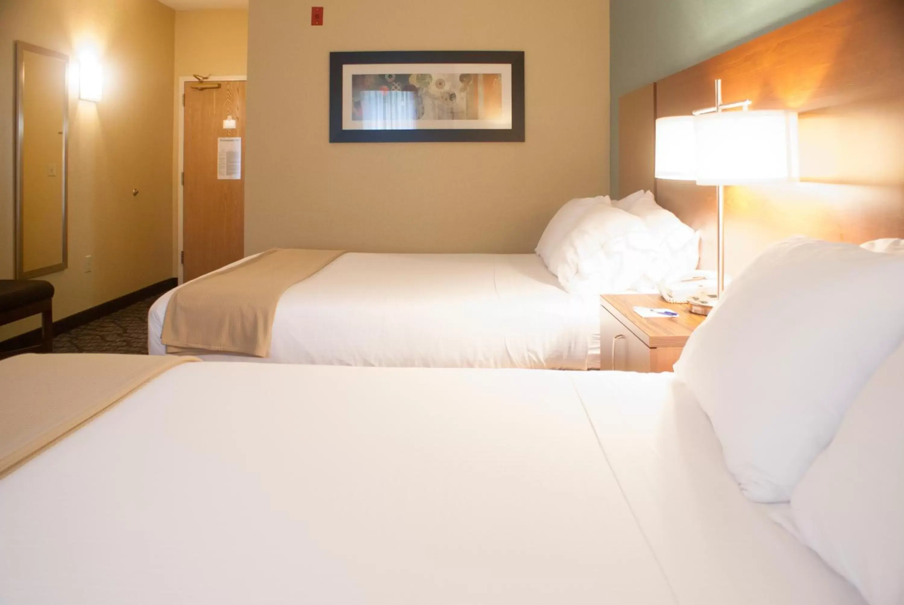 Bed in Holiday Inn Express & Suites Jacksonville South - I-295, an IHG Hotel