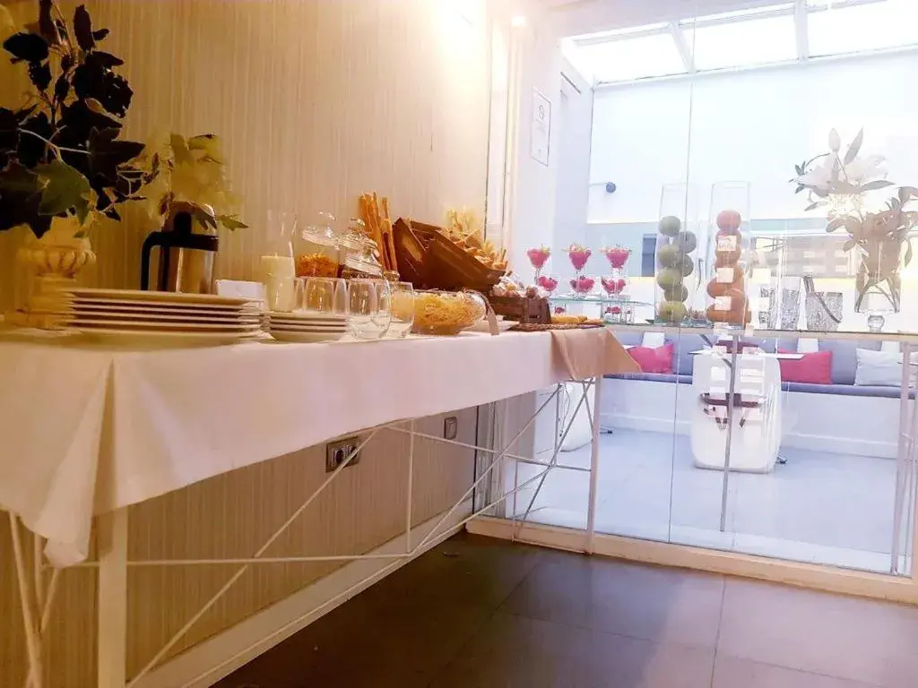 Breakfast, Restaurant/Places to Eat in Hotel Boutique Caireles