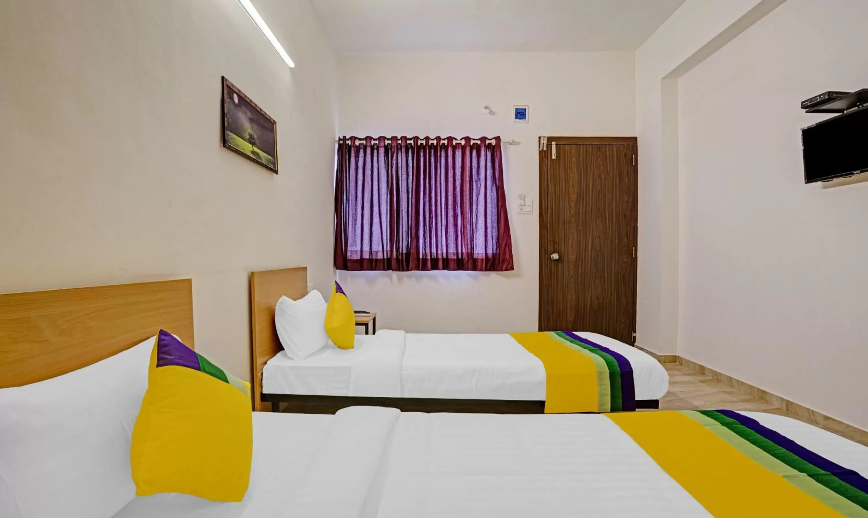 Bedroom, Bed in Itsy Hotels Flowers Park Bedroom, Bed in Itsy Hotels Flowers Park