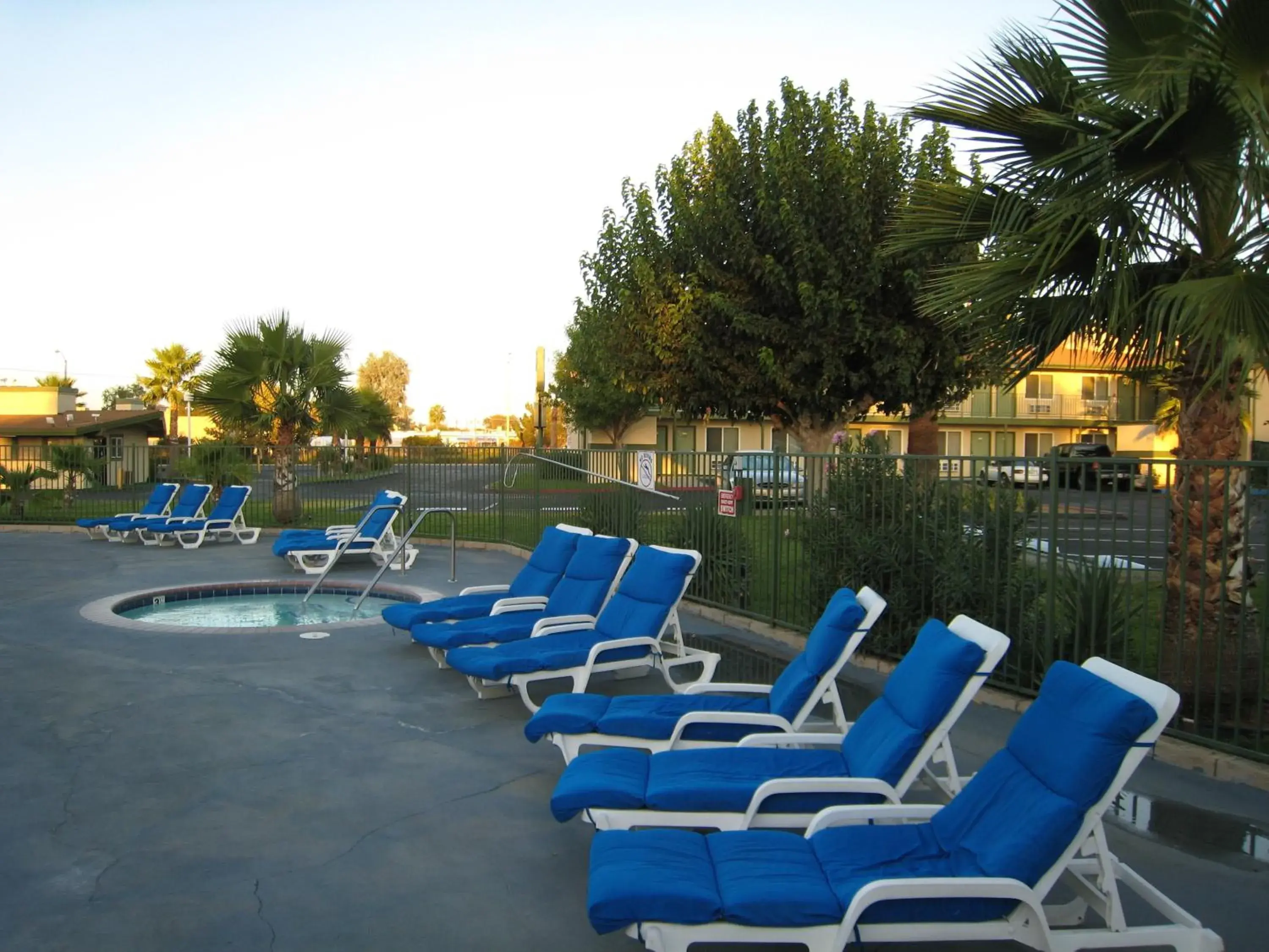 Swimming Pool in Town House Motel