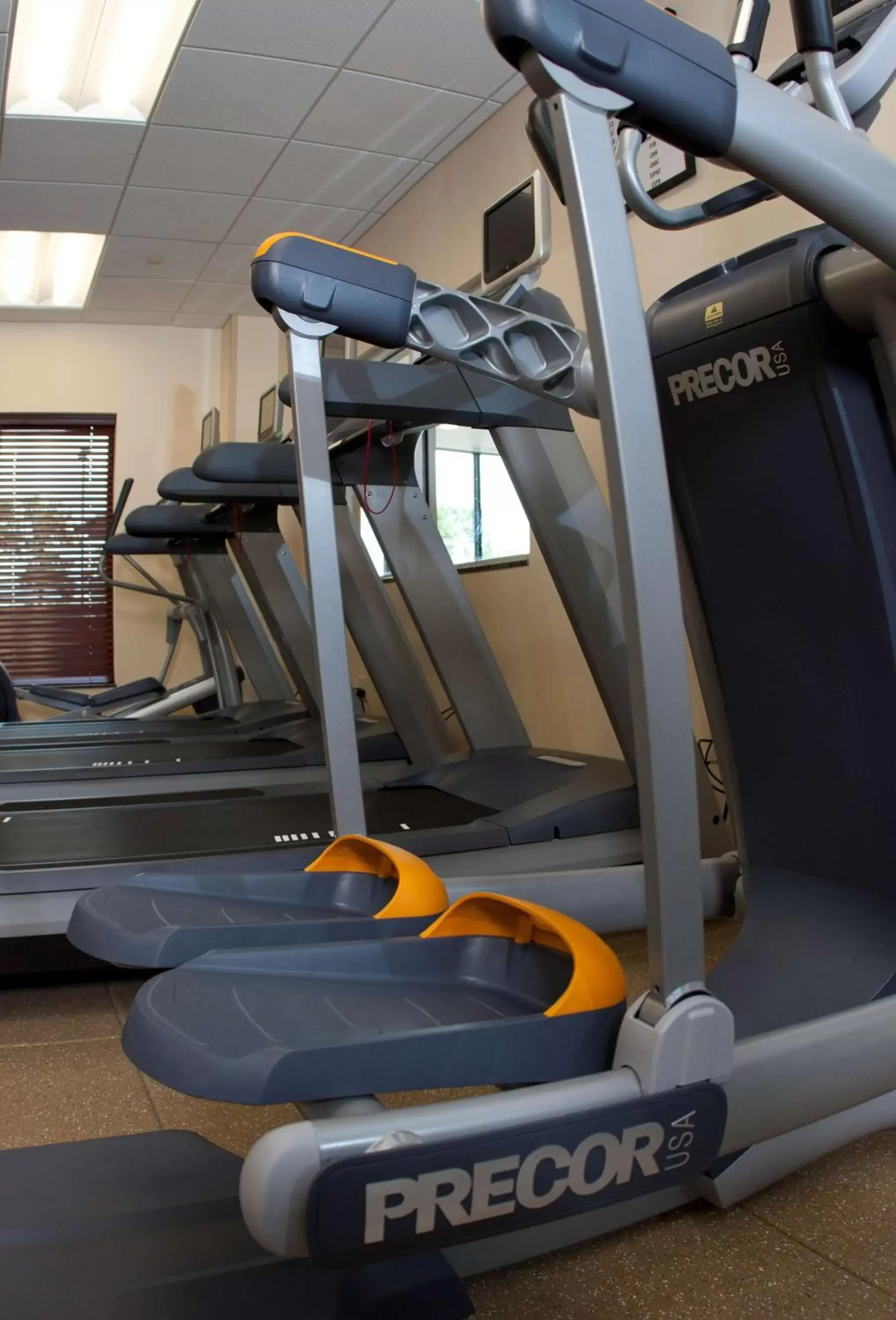 Fitness centre/facilities, Fitness Center/Facilities in Hilton Garden Inn Milwaukee Airport