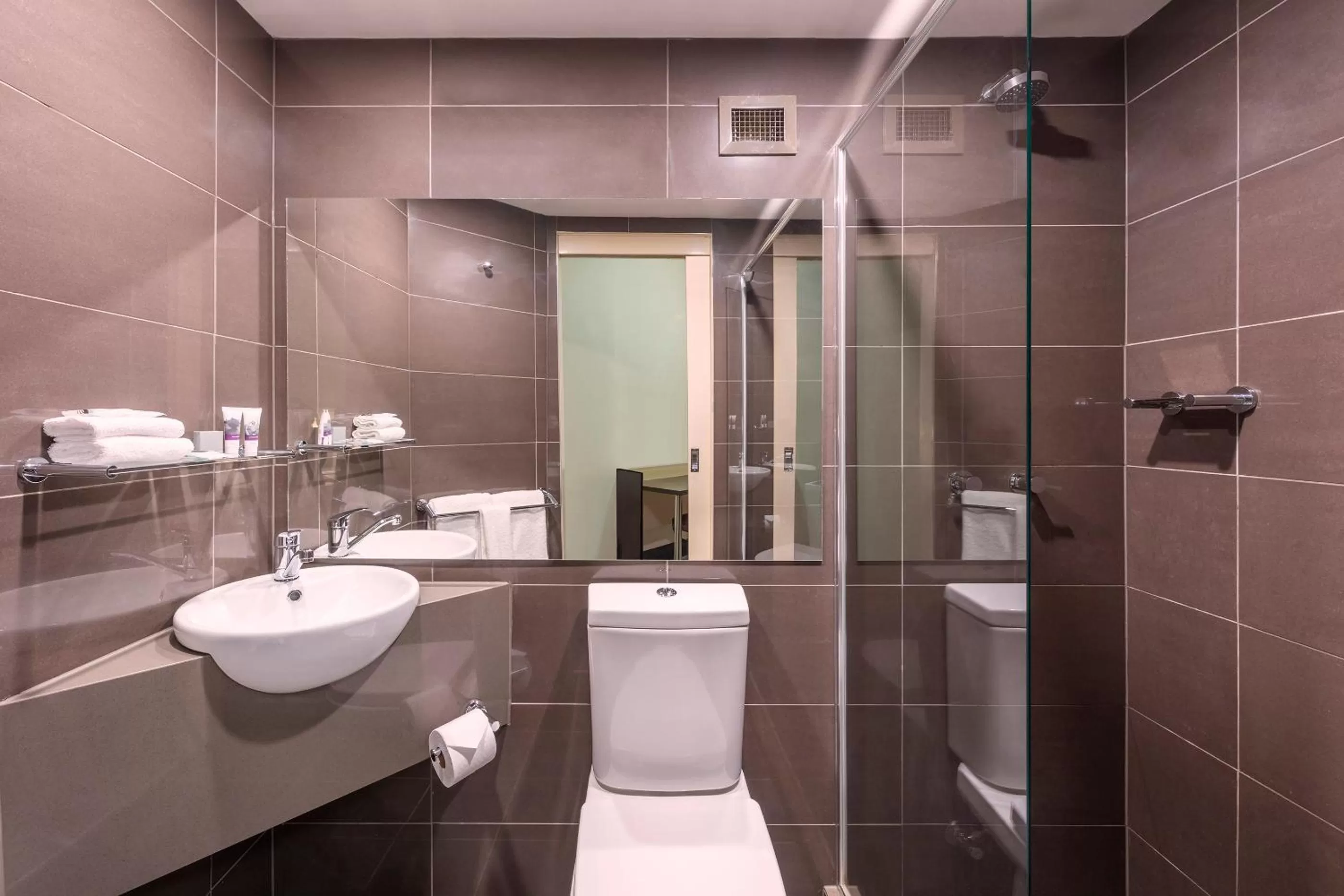 Bathroom in Mercure Welcome Melbourne