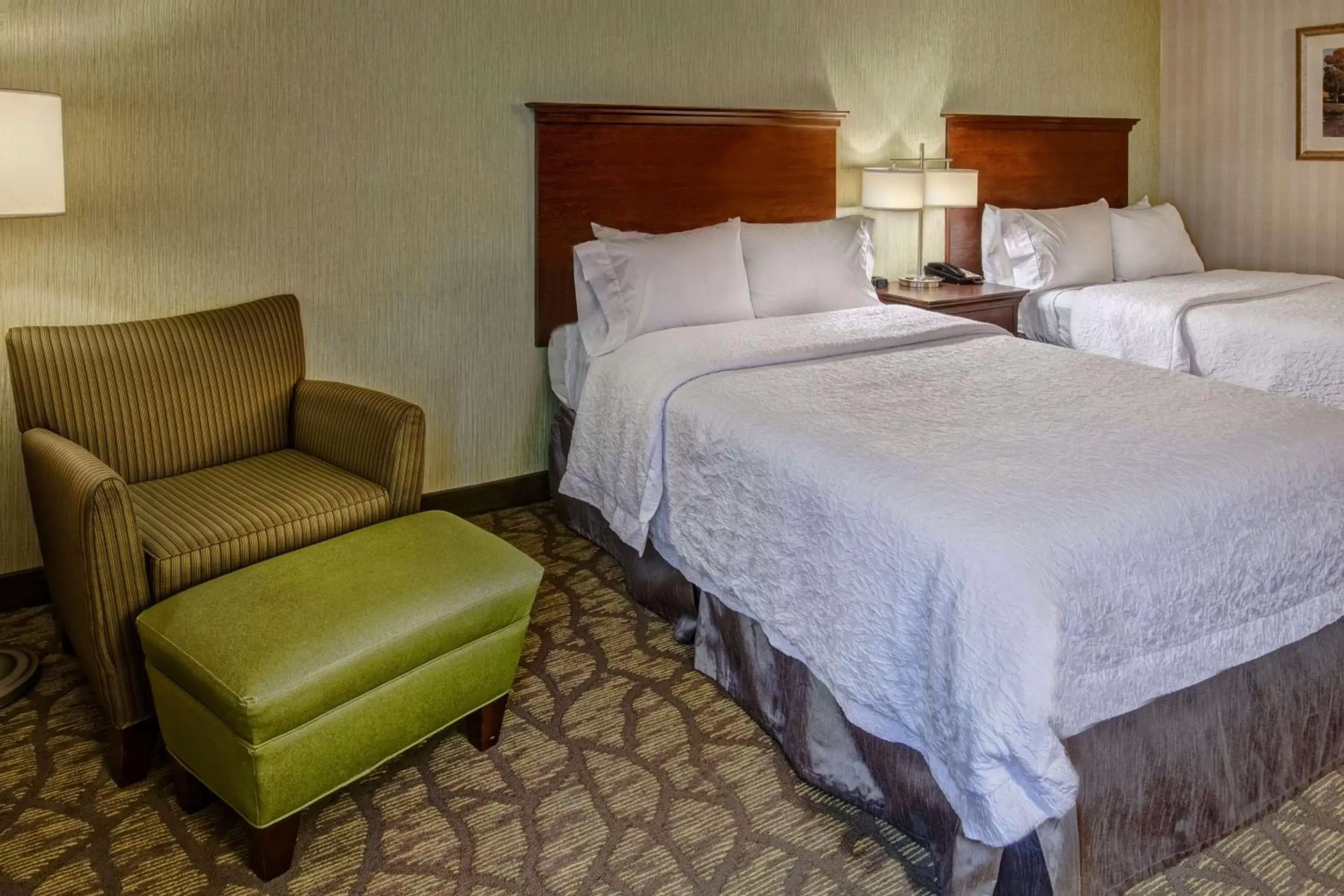 Living room, Bed in Hampton Inn Rocky Mount