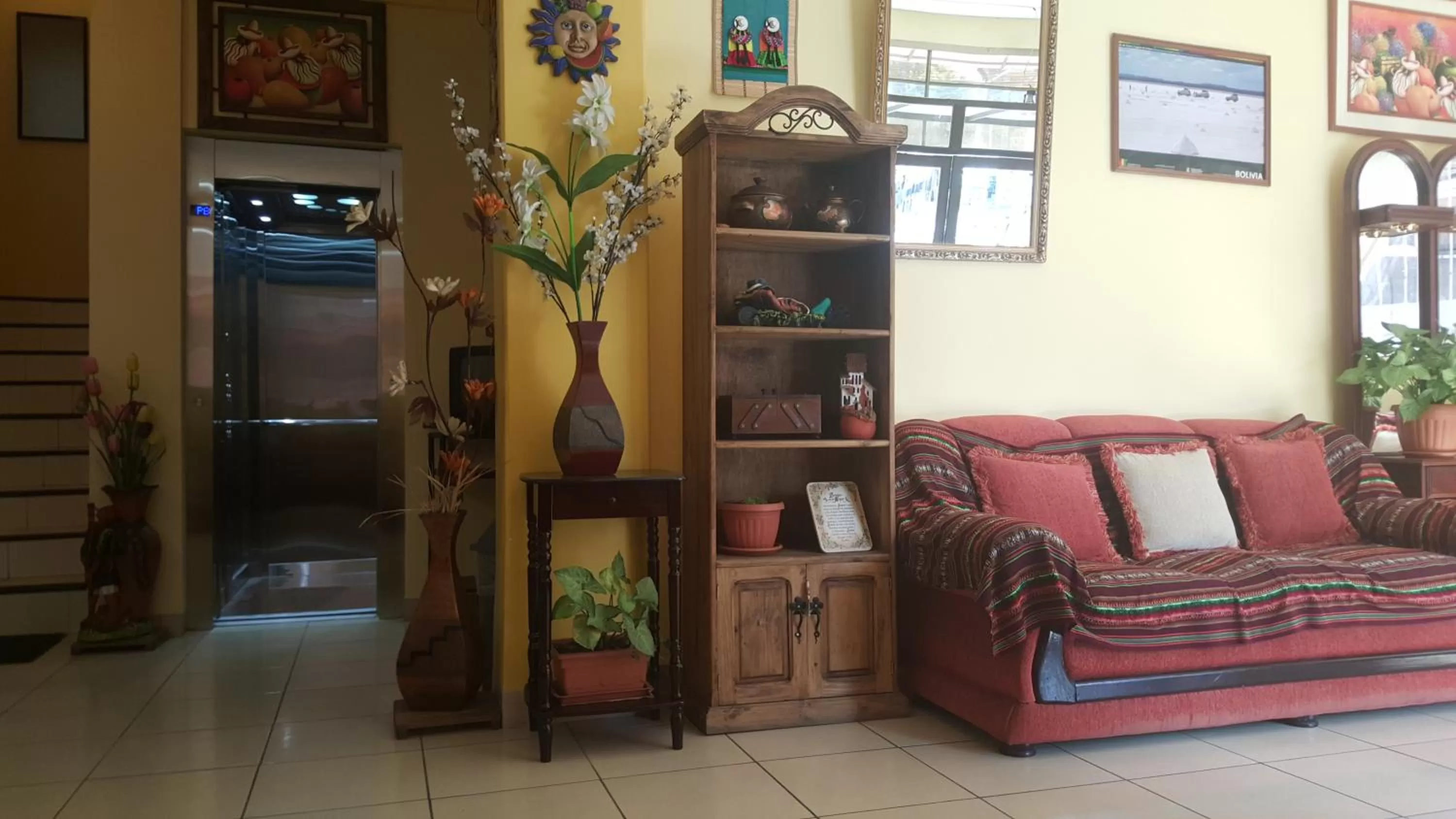 Communal lounge/ TV room in Hotel Nuevo Sol