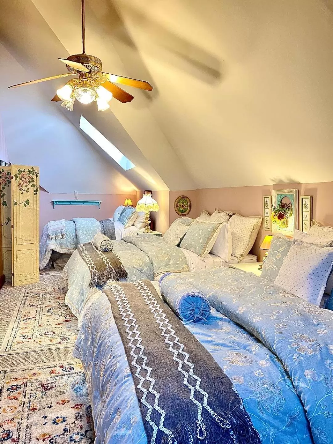 Photo of the whole room in Hogan House Bed and Breakfast at Rose Hill