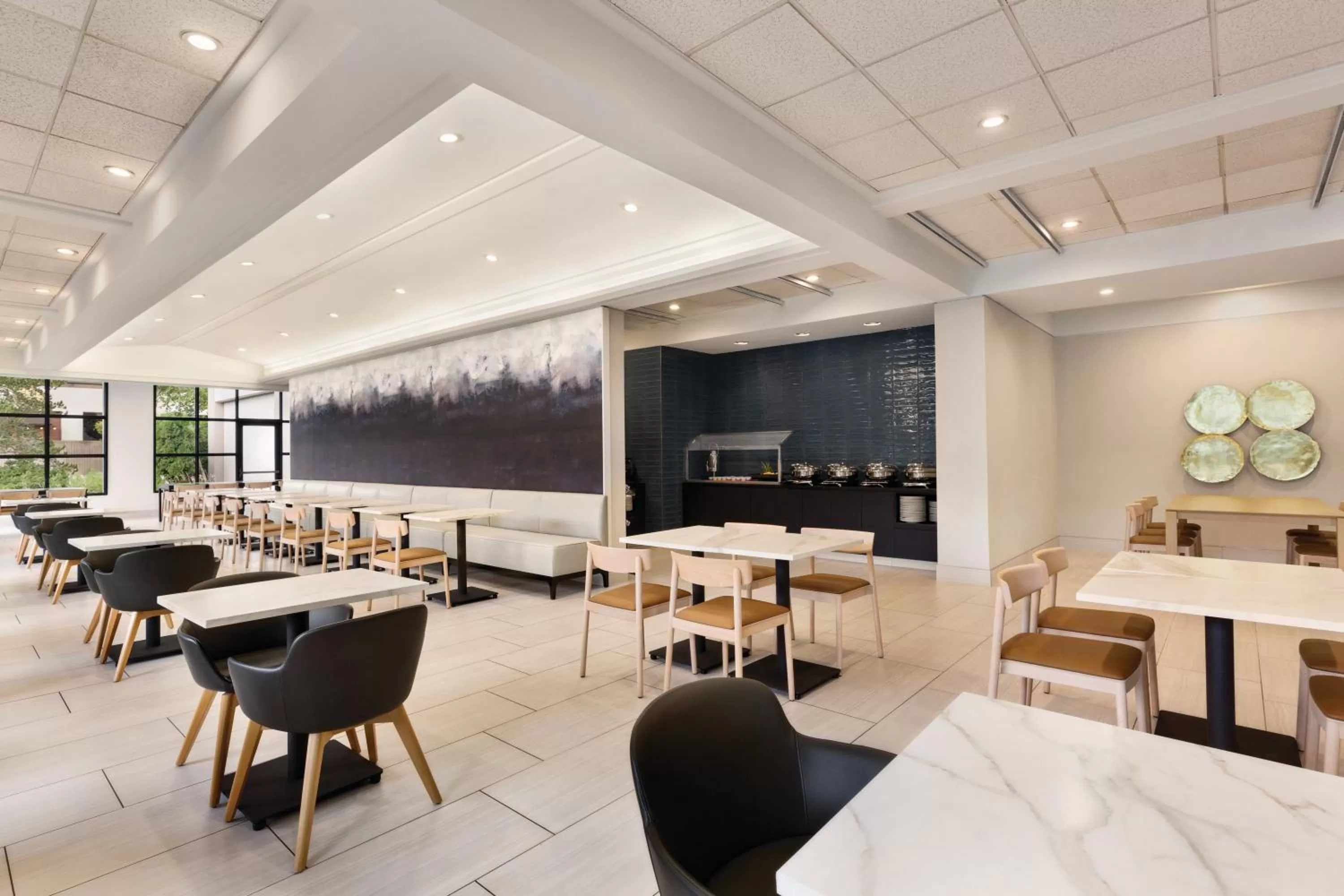 Restaurant/places to eat in Radisson Hotel Seattle Airport