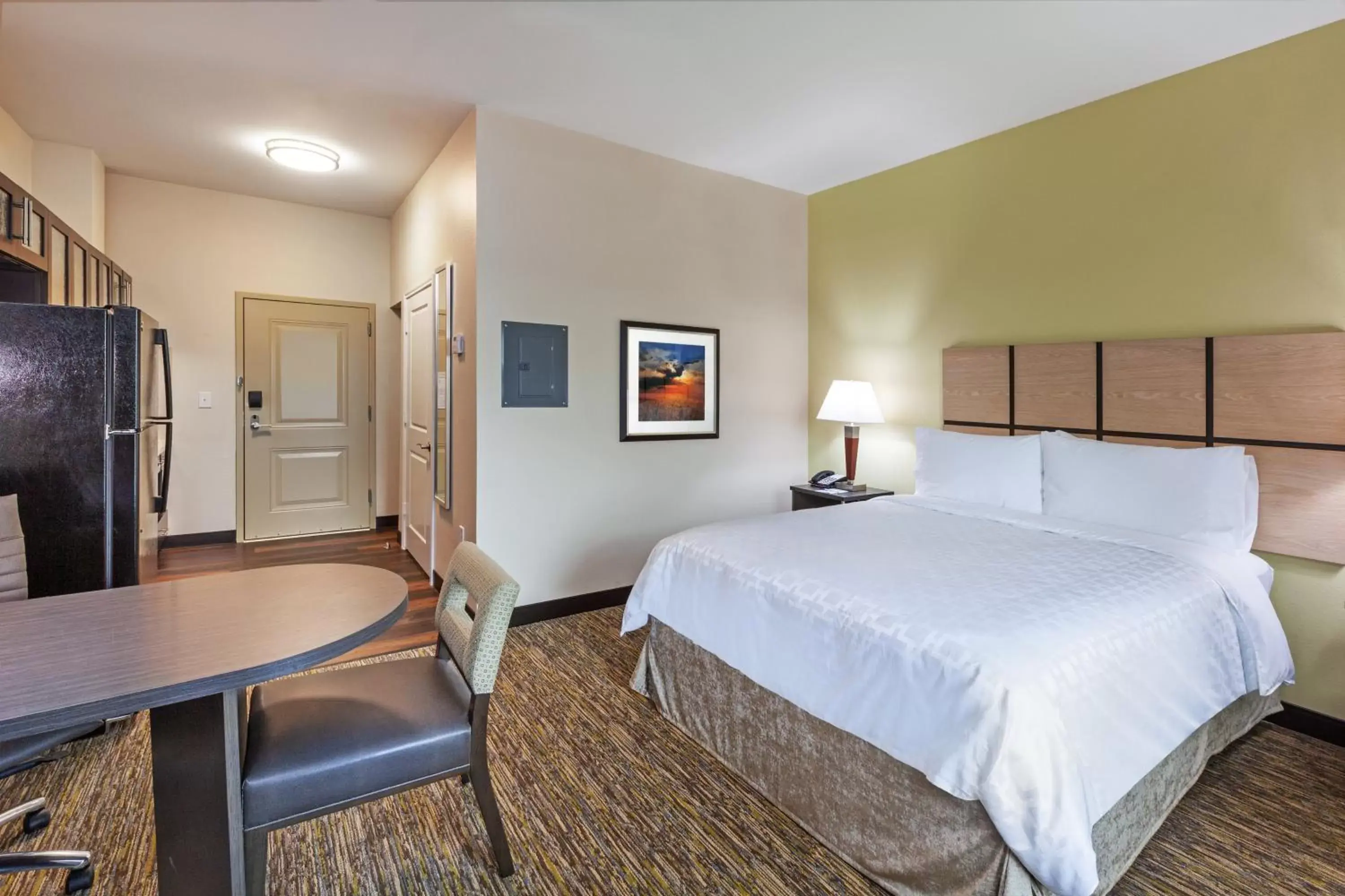 Photo of the whole room, Bed in Candlewood Suites - Houston - Pasadena, an IHG Hotel