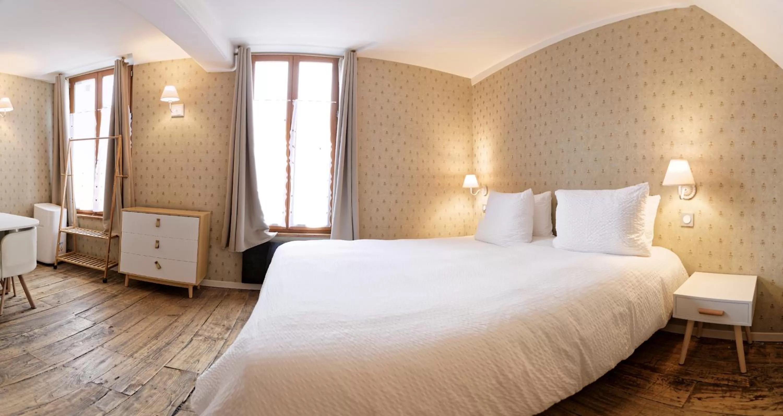Photo of the whole room, Bed in Appart'Hôtel Sainte Trinité