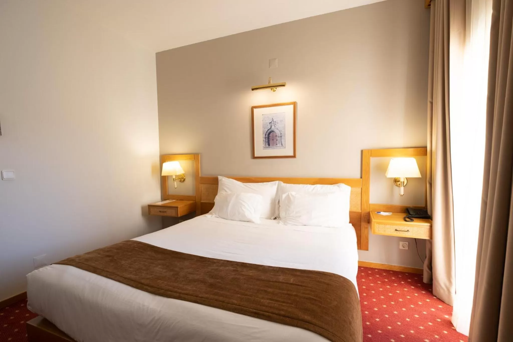 Bedroom, Bed in Hotel Rainha D. Amélia, Arts & Leisure