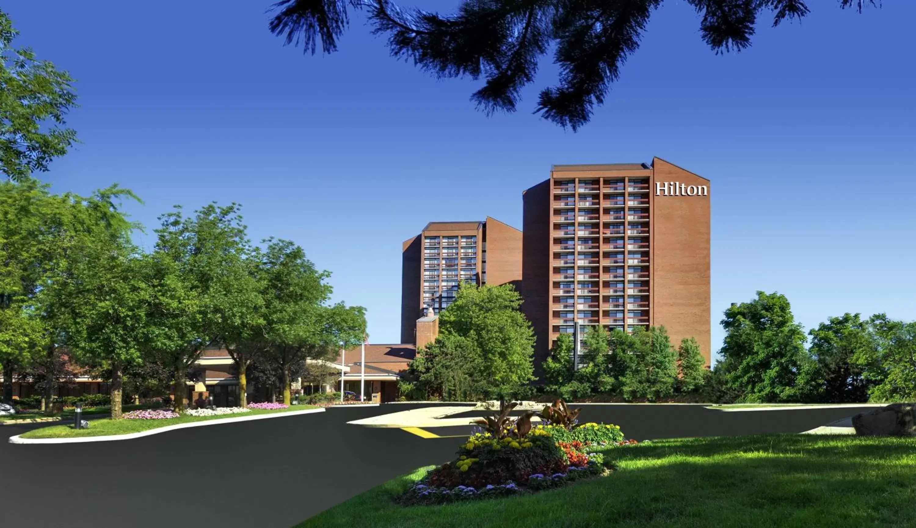 Property Building in Hilton Mississauga/Meadowvale
