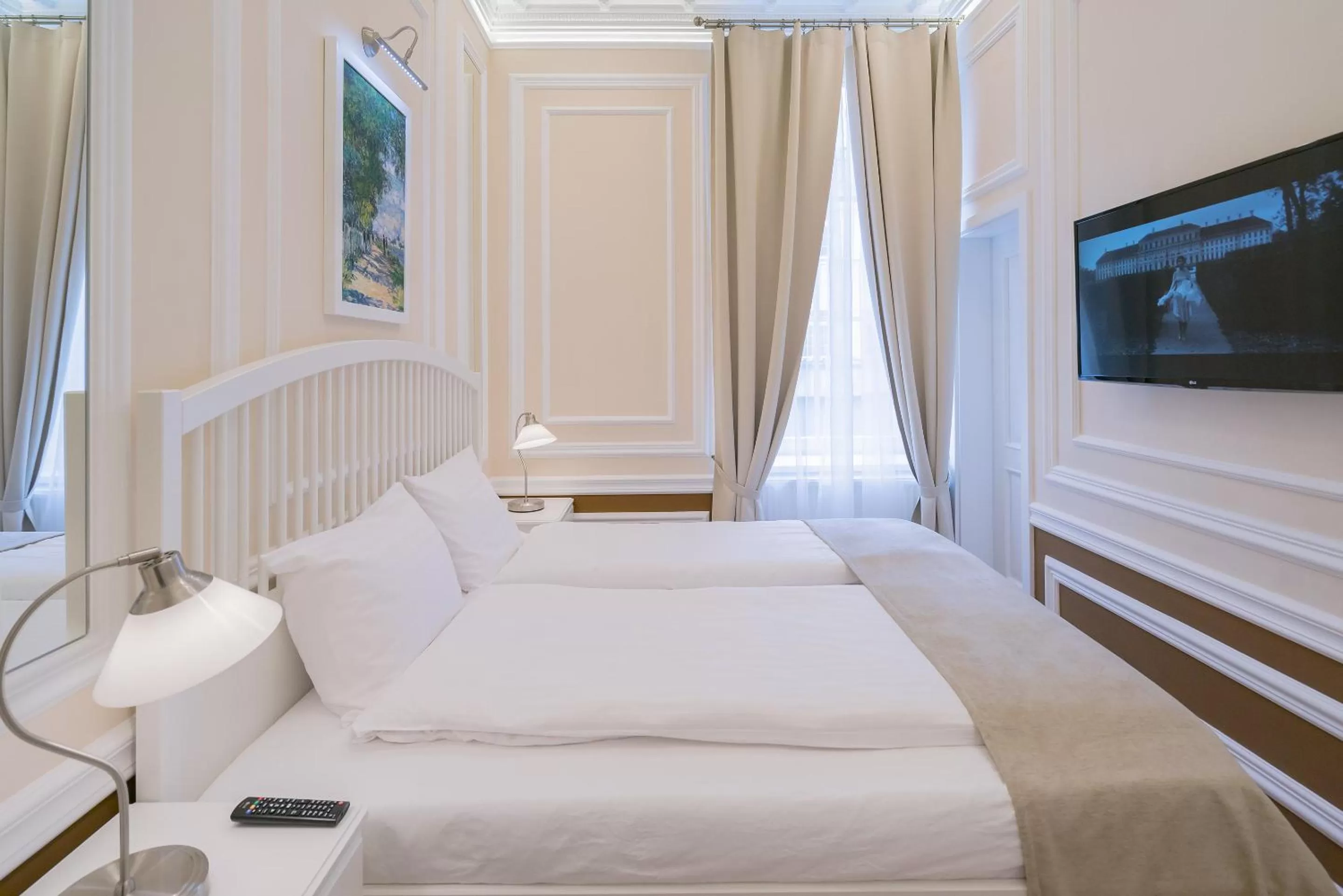 TV and multimedia, Bed in Revelton Suites Karlovy Vary