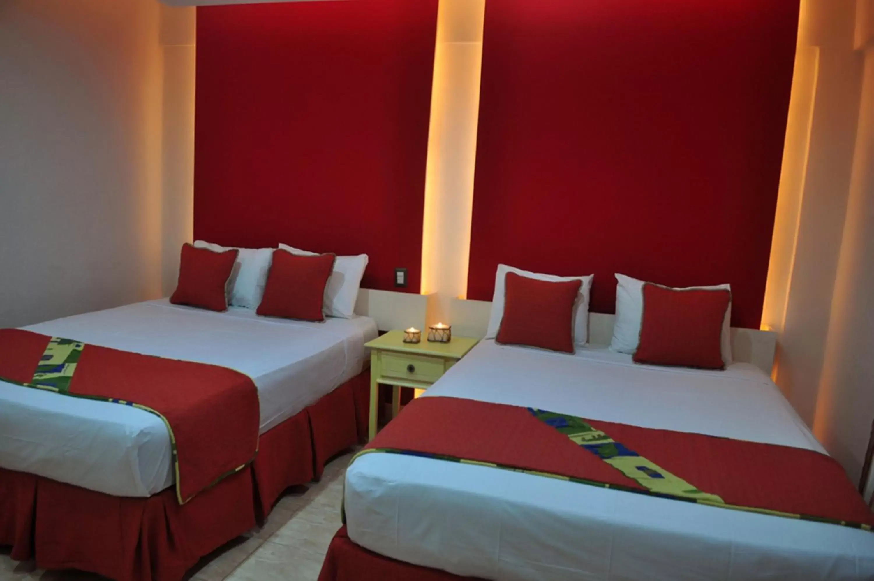 Bedroom, Bed in Hotel & Casino Flamboyan