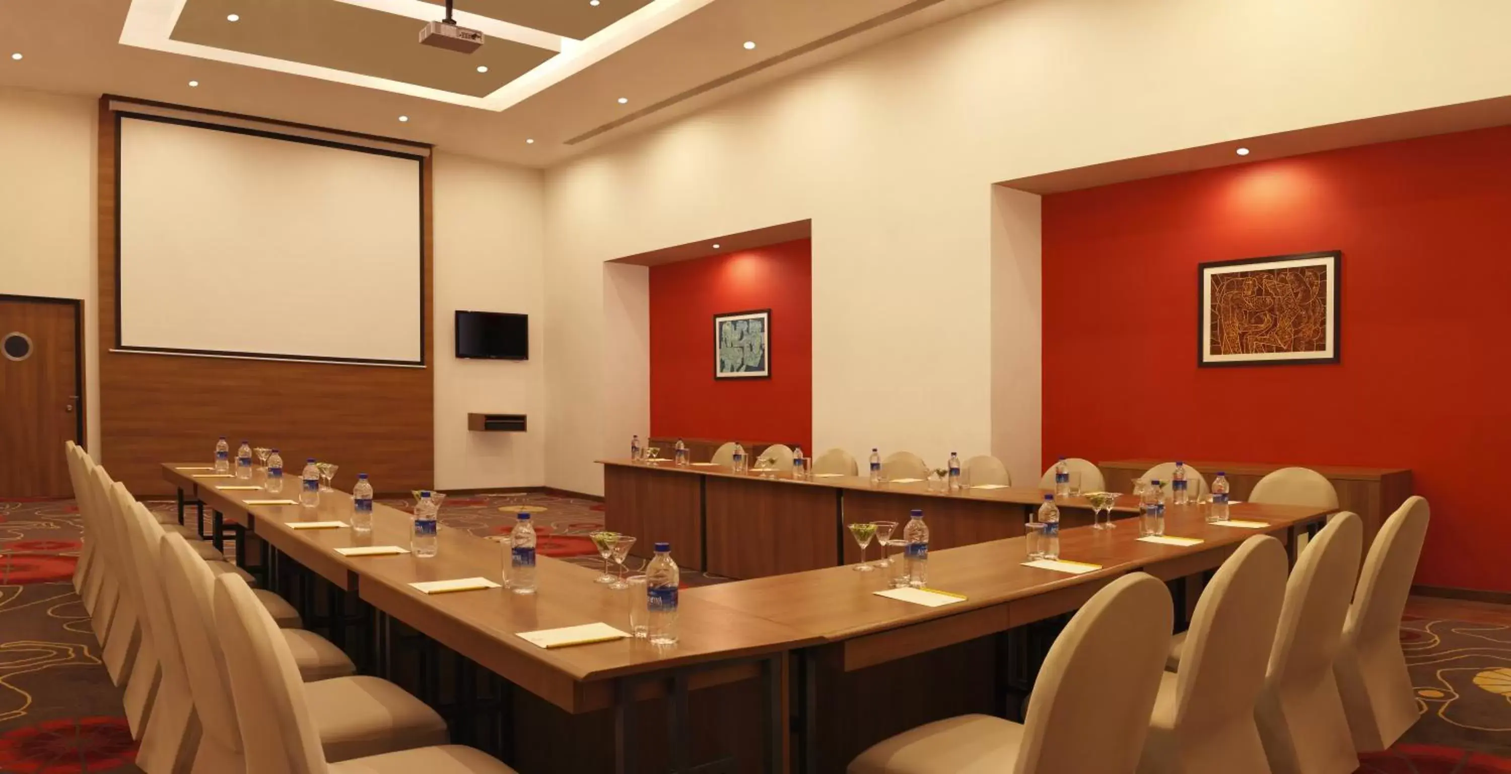 Business facilities in Lemon Tree Hotel, Gachibowli, Hyderabad