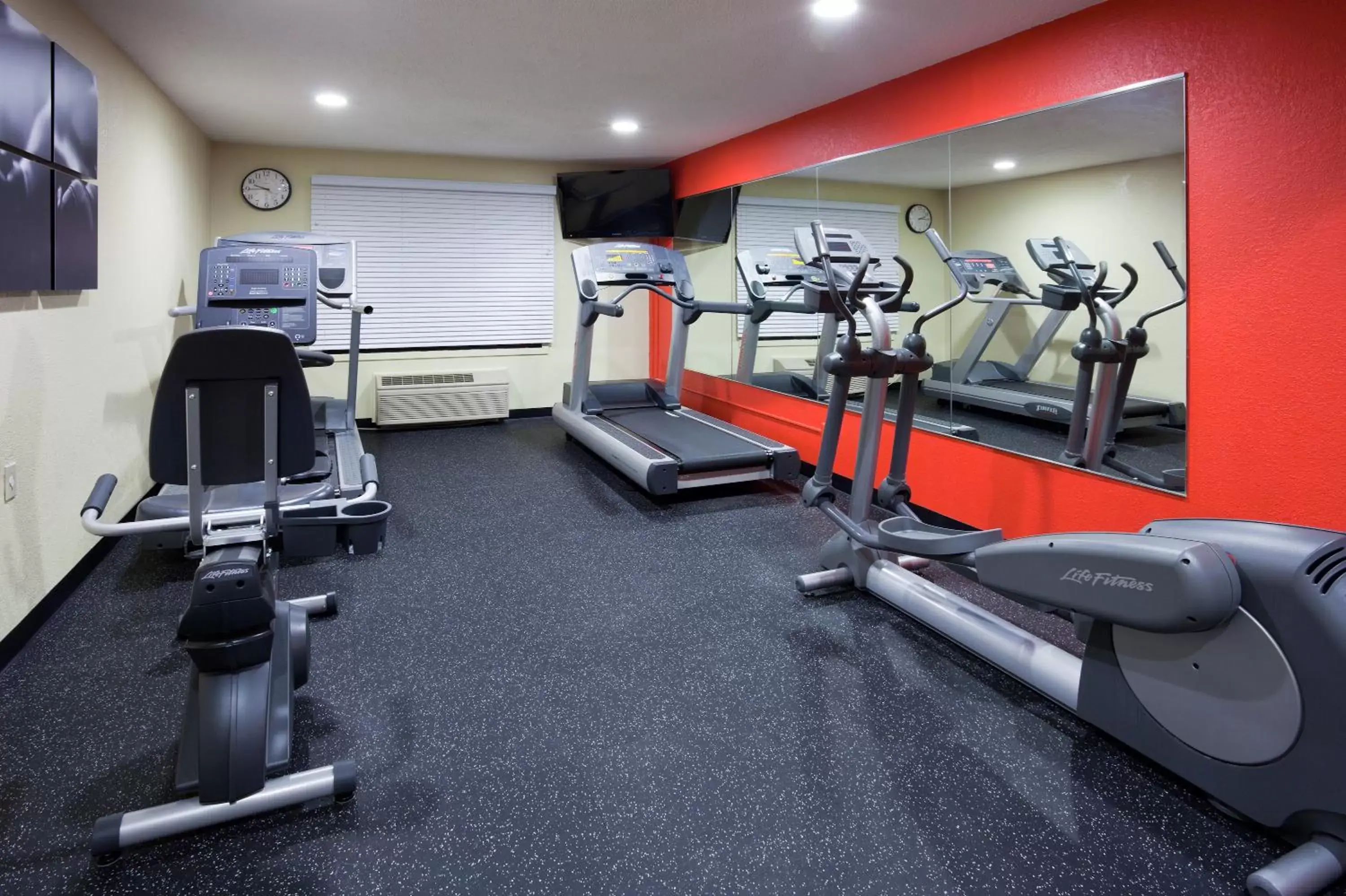 Fitness centre/facilities, Fitness Center/Facilities in Country Inn & Suites by Radisson, Coon Rapids, MN