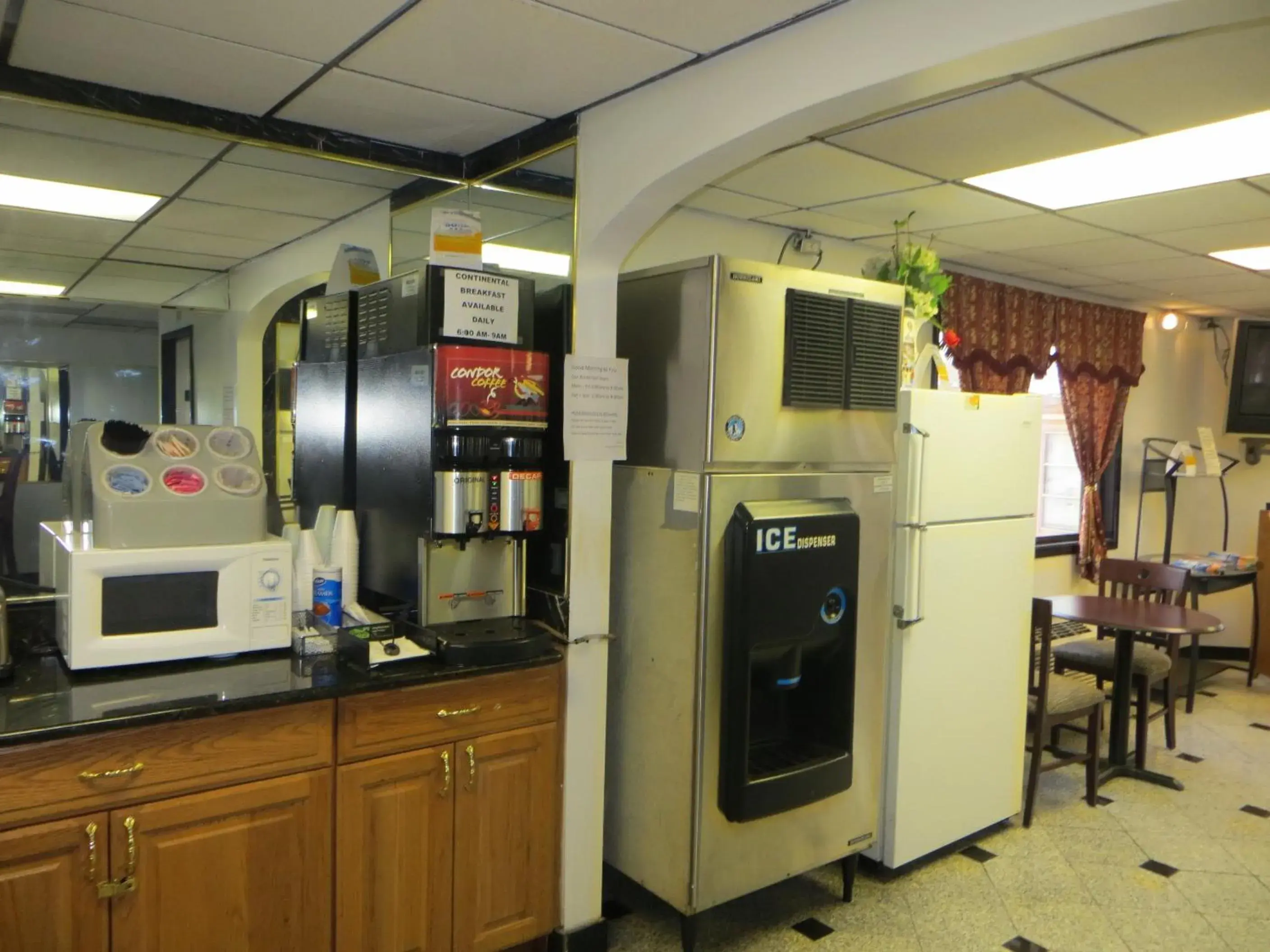Food and drinks, Kitchen/Kitchenette in Gurnee Motel