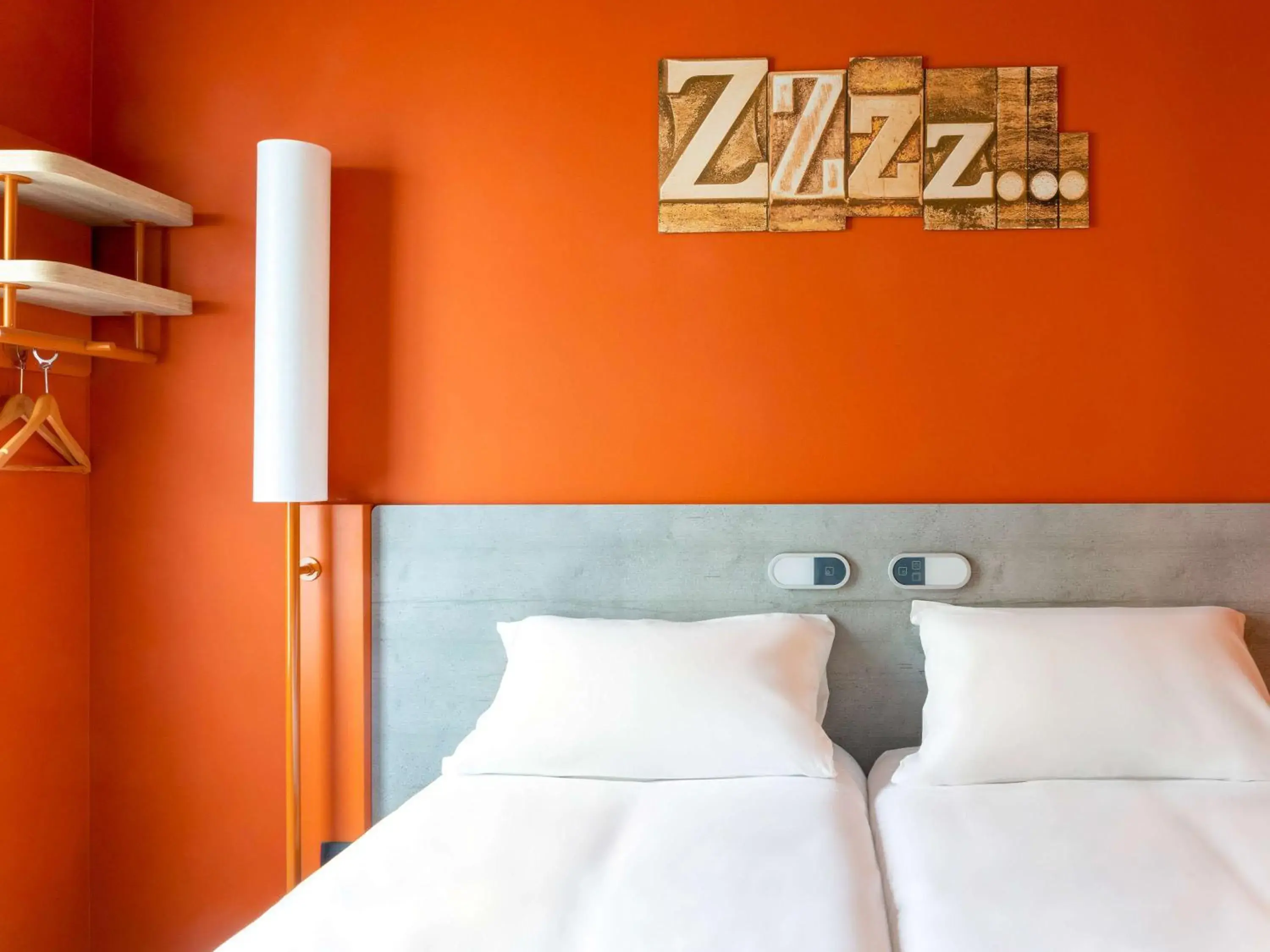 Bedroom, Bed in ibis budget Bilbao City