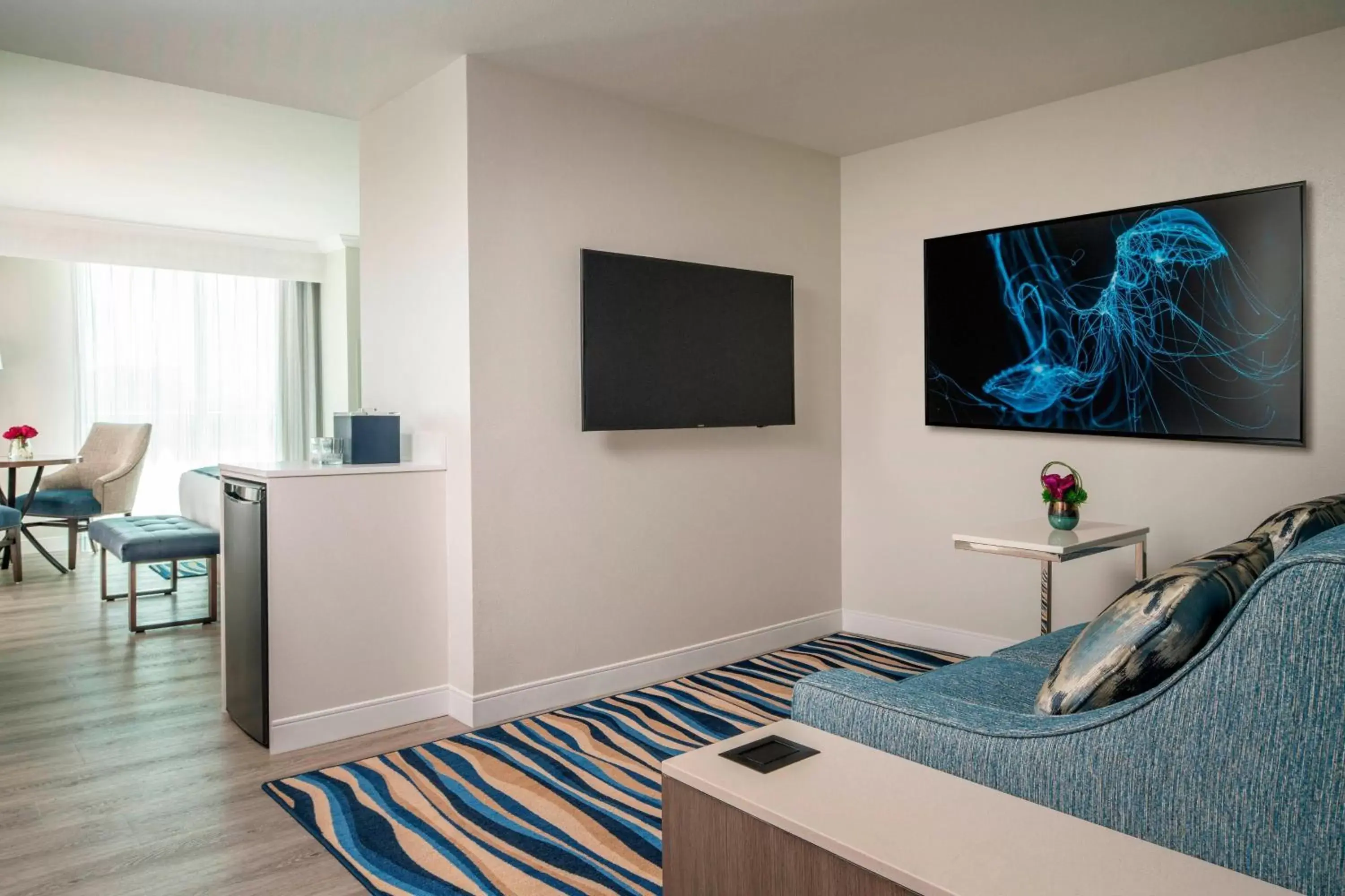 Living room, TV/Entertainment Center in Hollywood Beach Marriott