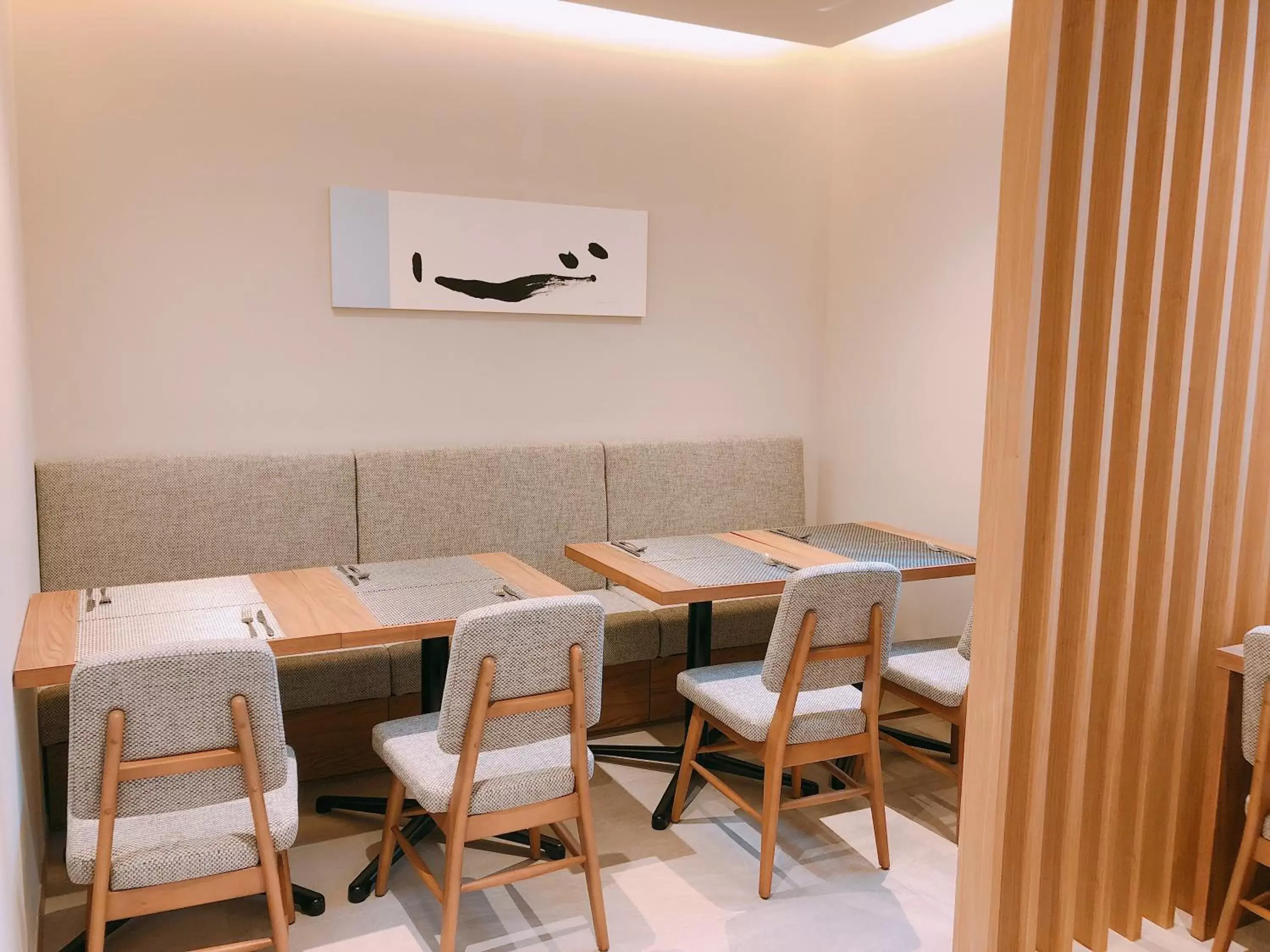 Restaurant/places to eat, Bed in Hotel Gracery Asakusa