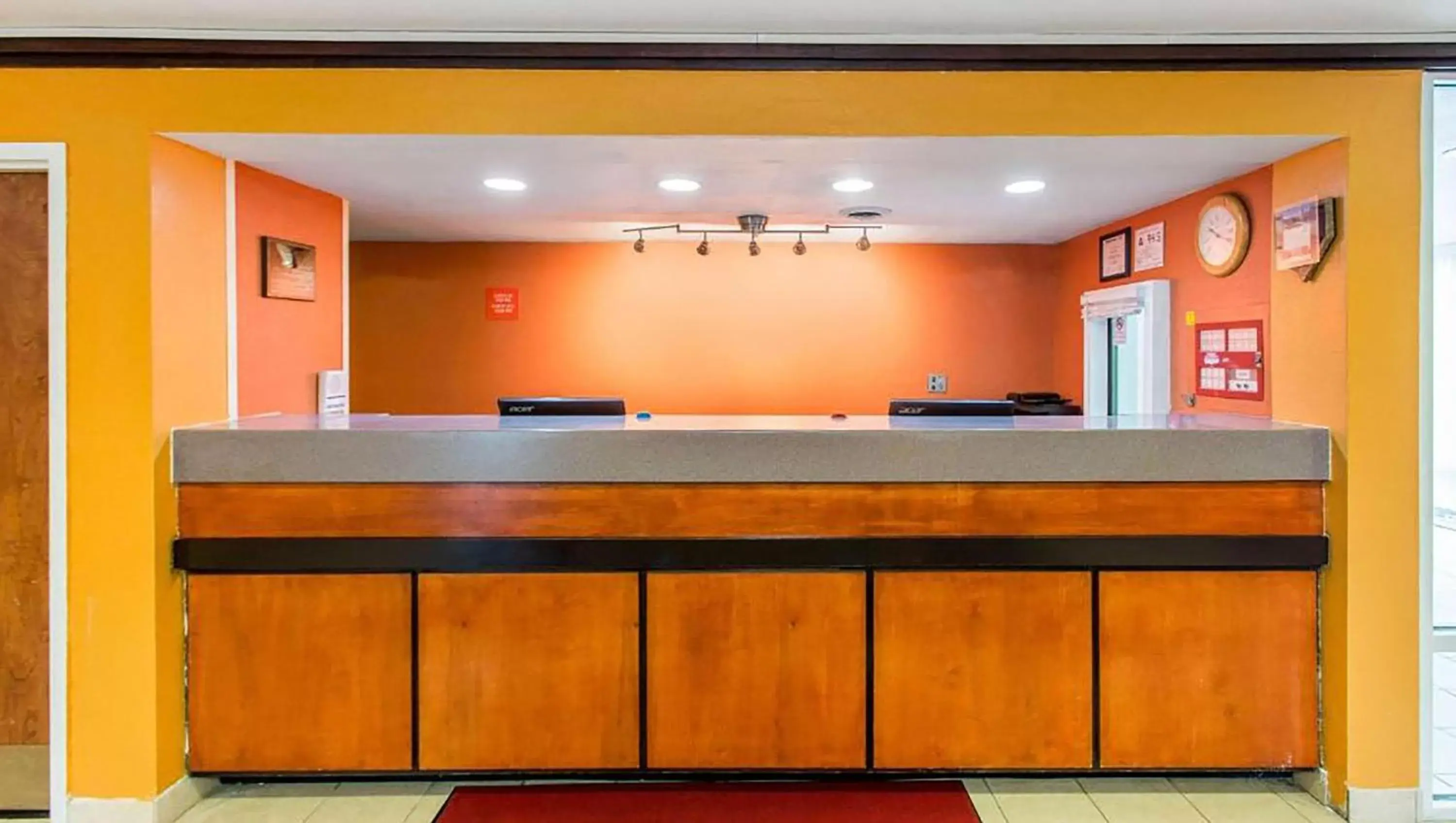 Lobby or reception in Studios & Suites 4 Less Charlotte Lobby or reception in Studios & Suites 4 Less Charlotte