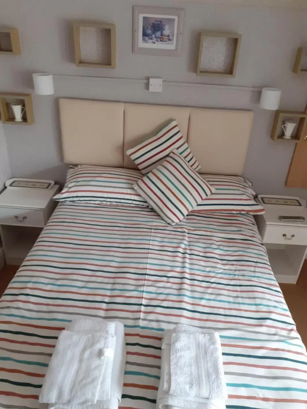 Family Room with Shower in Briny View Hotel Family Room with Shower in Briny View Hotel