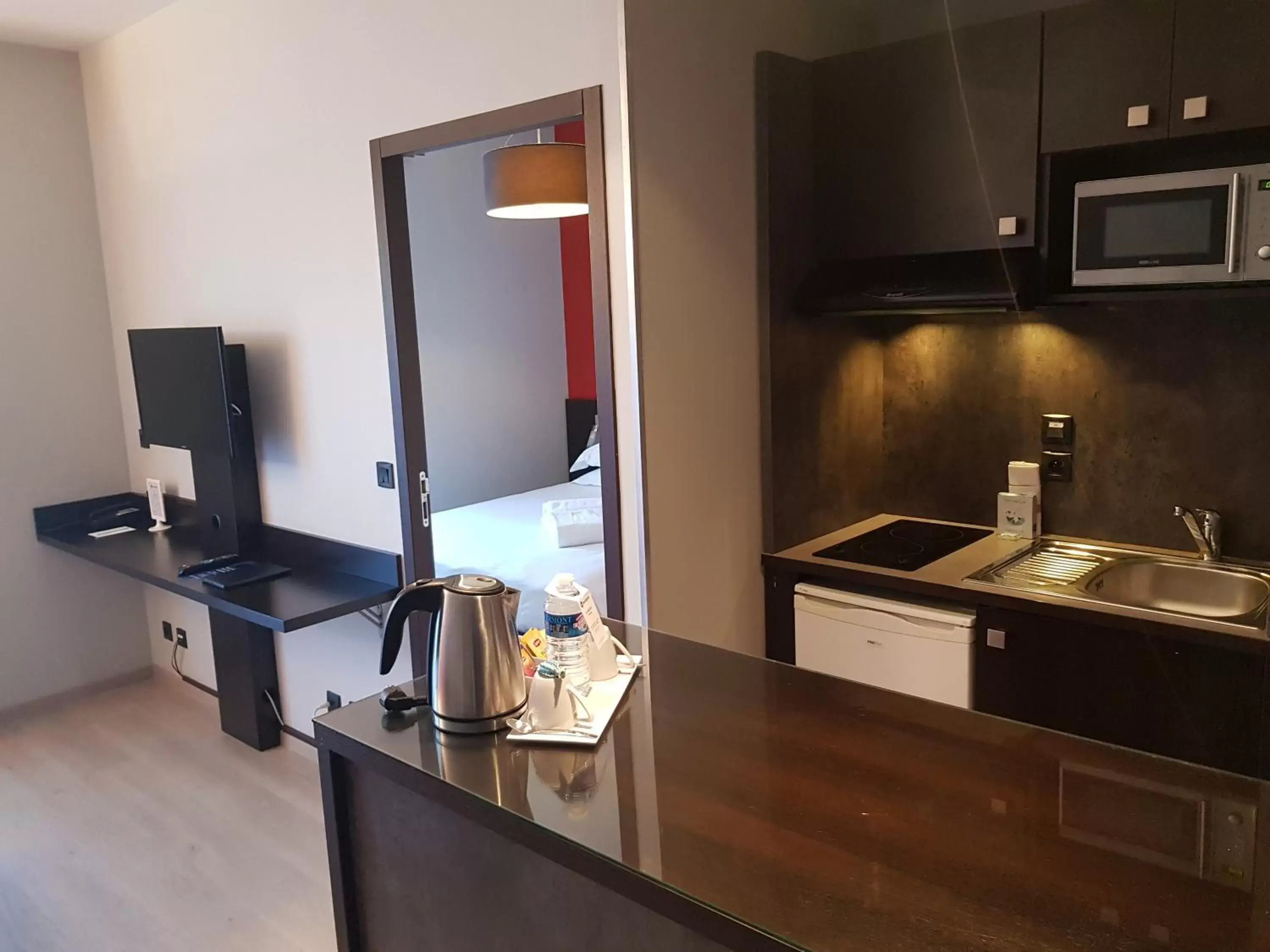 TV and multimedia, Kitchen/Kitchenette in Best Western Park Hotel Geneve-Thoiry