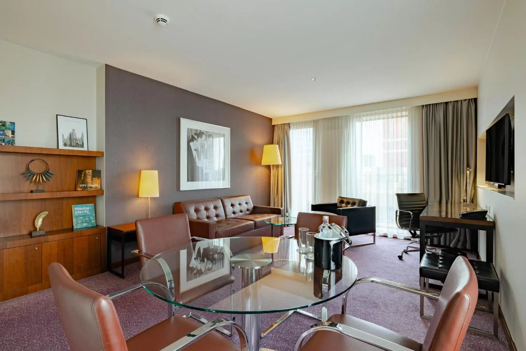 Photo of the whole room, Restaurant/Places to Eat in Crowne Plaza Amsterdam - South, an IHG Hotel