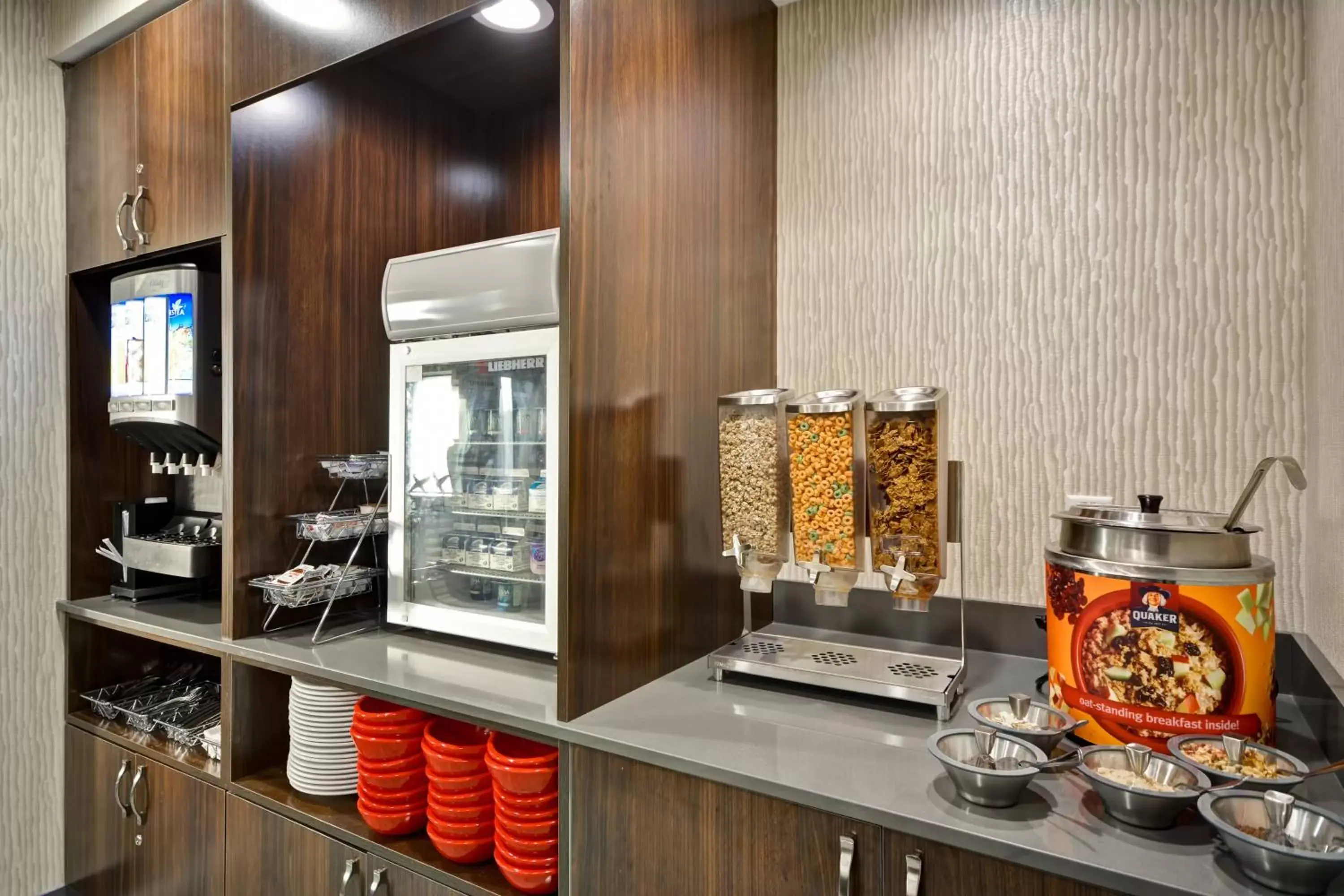 Breakfast in TownePlace Suites by Marriott Cranbury South Brunswick