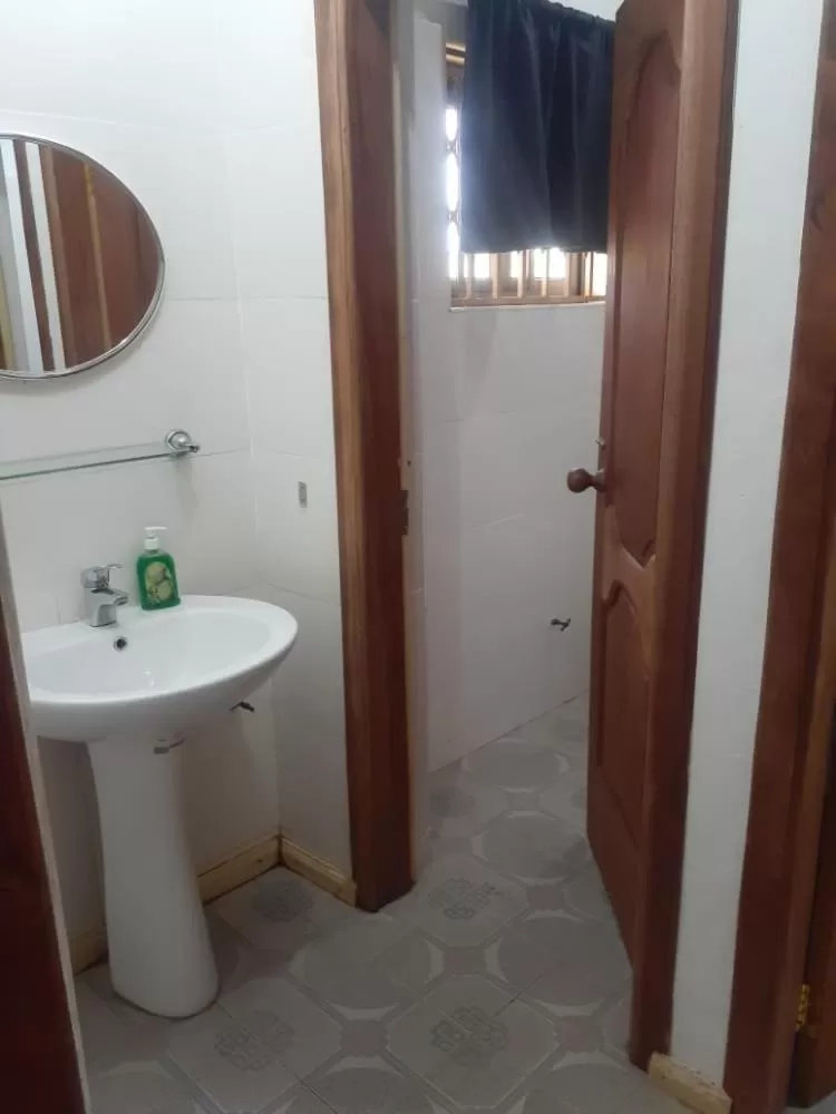 Bathroom in Hans Cottage Botel