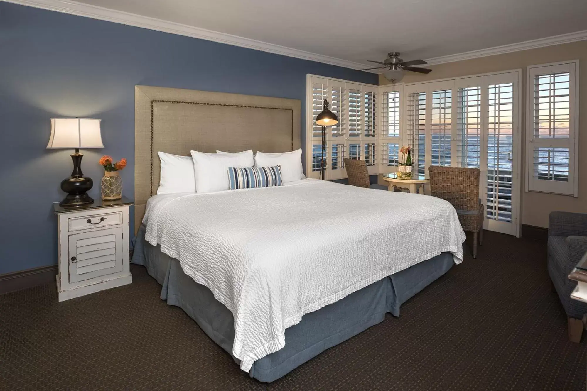 Bed in Sand Pebbles Inn Bed in Sand Pebbles Inn