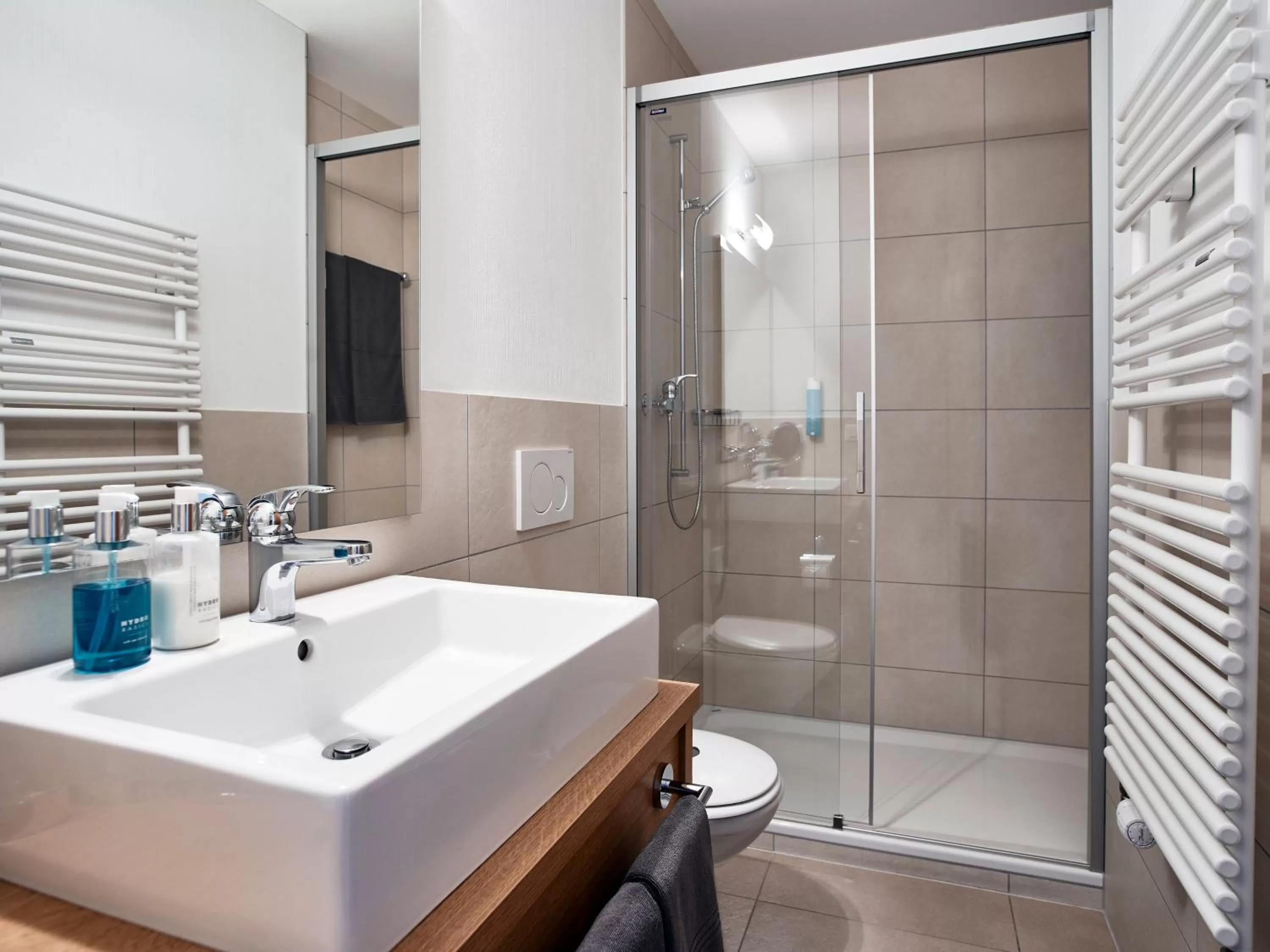 Shower in Victoria - Alpine Boutique Hotel & Fine Dining