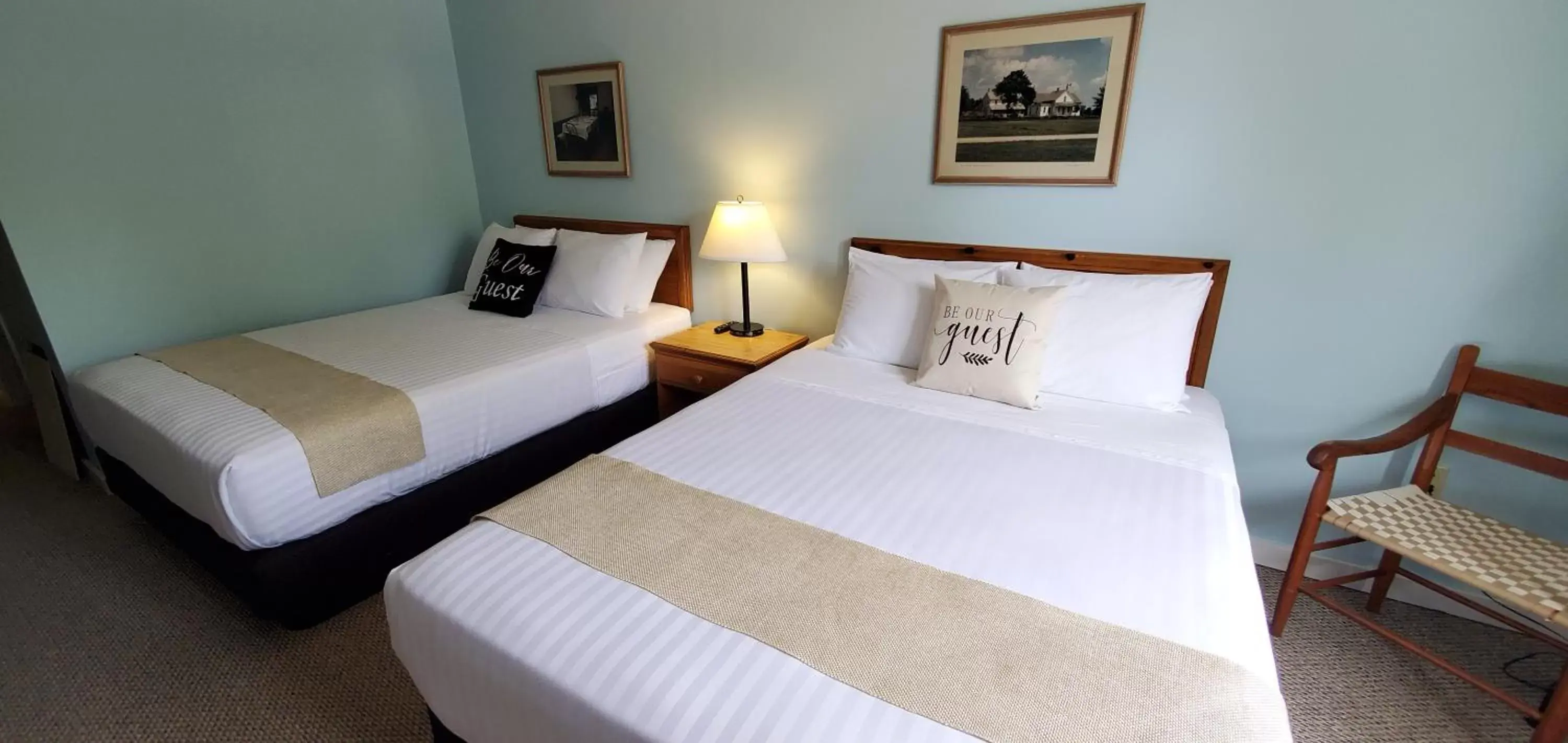 Bedroom in Amish Inn