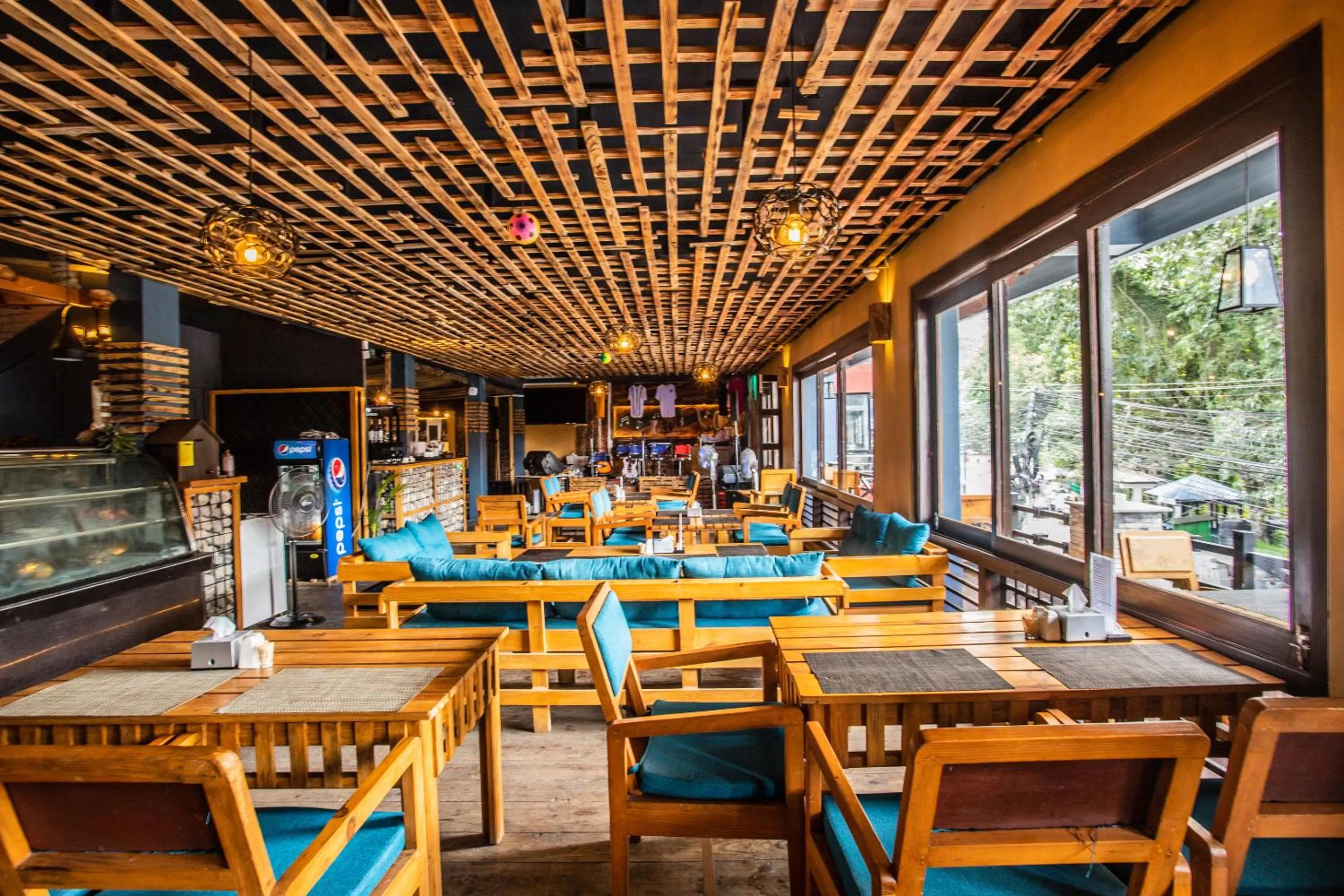 Restaurant/places to eat in Hotel Snowland