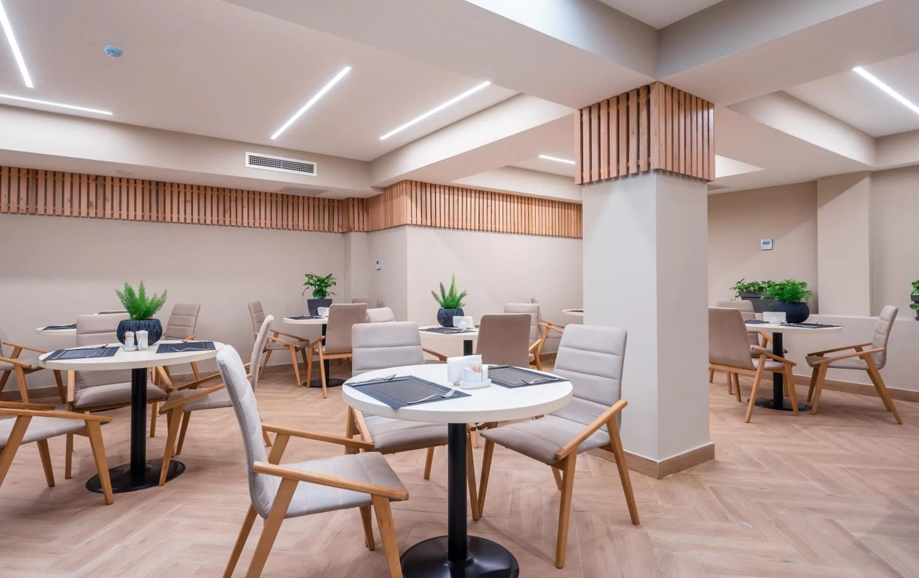 Restaurant/places to eat in Bridge Hotel