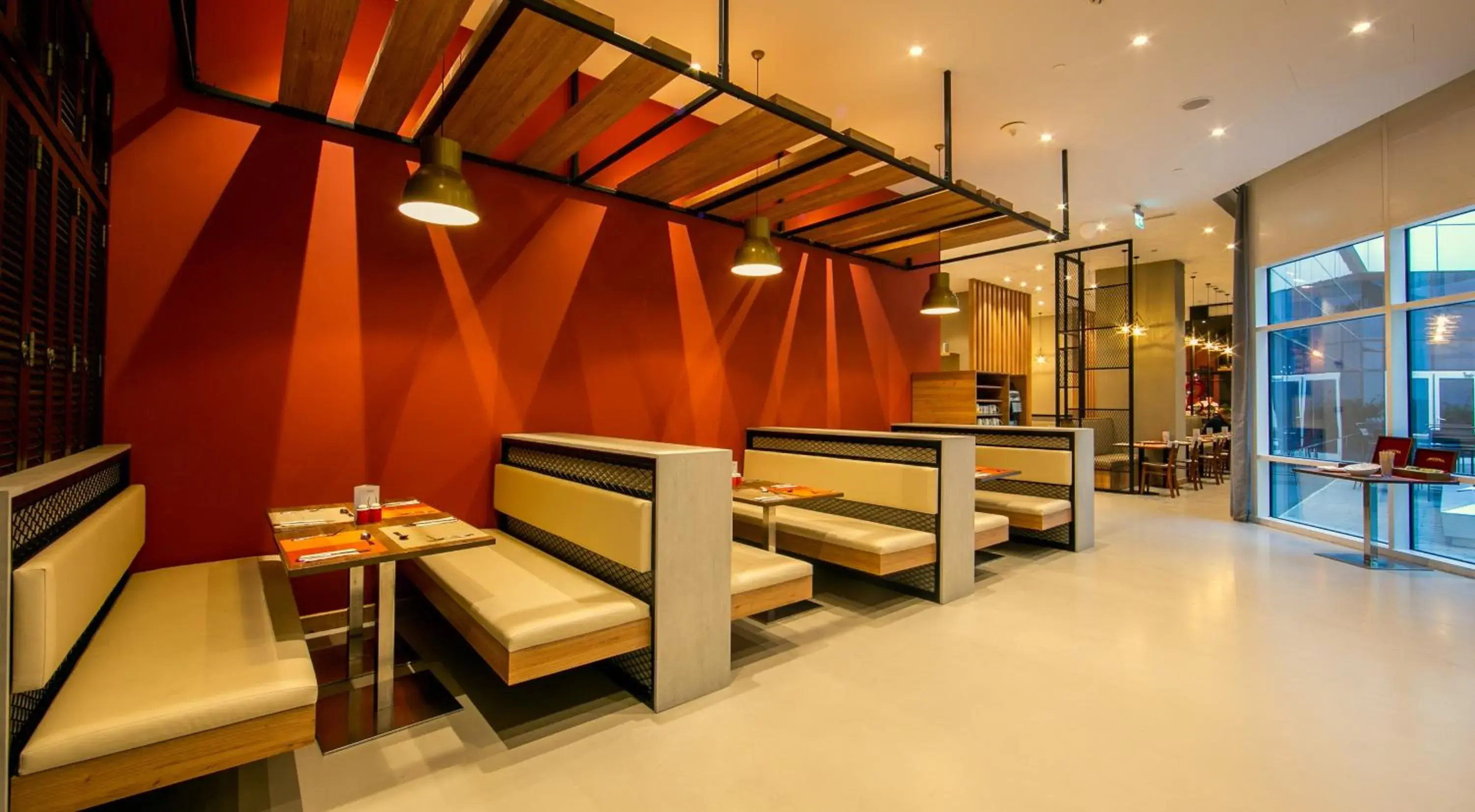 Restaurant/places to eat in Ibis Al Barsha