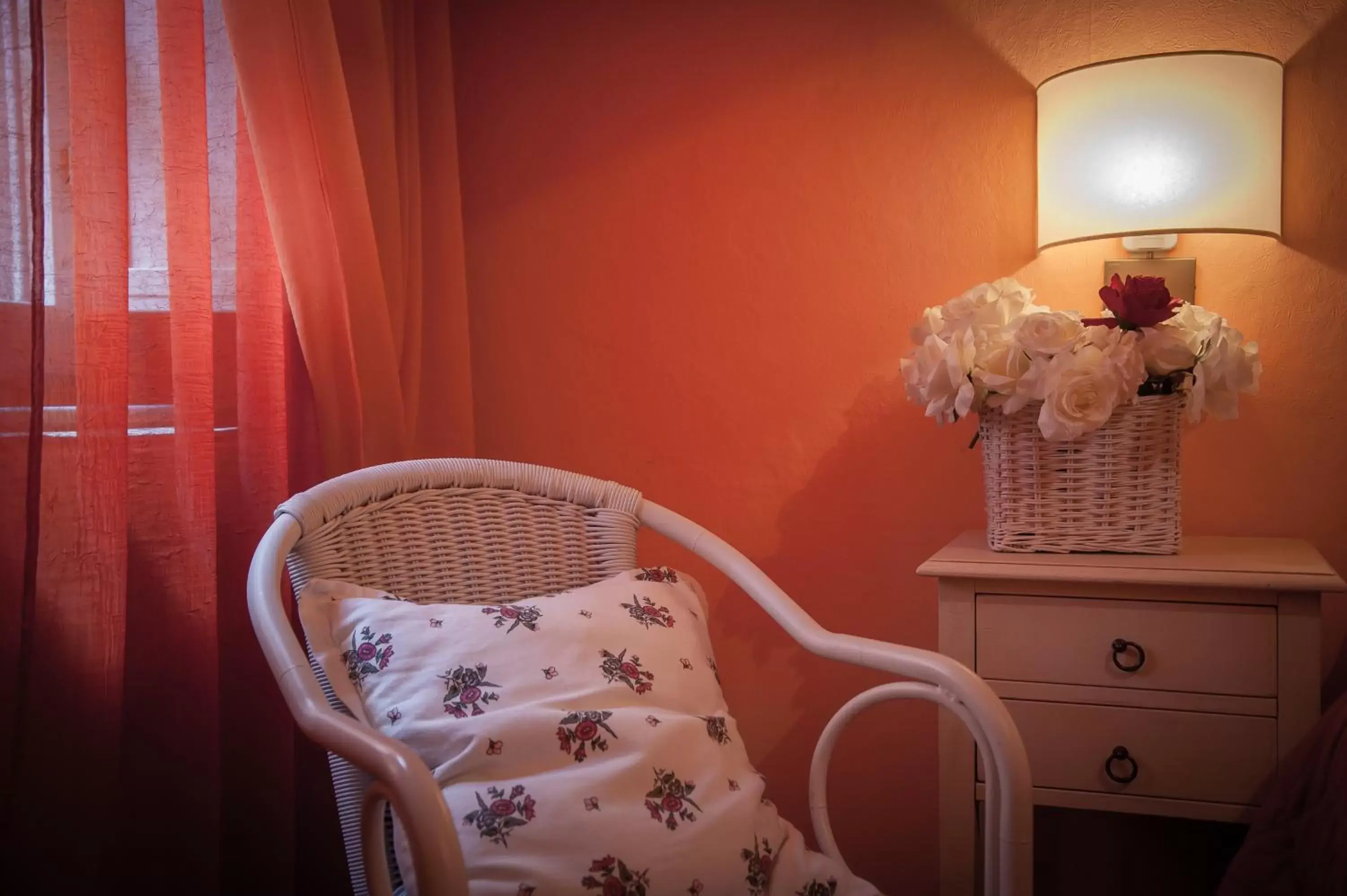 Decorative detail, Seating Area in Albergo Etruria