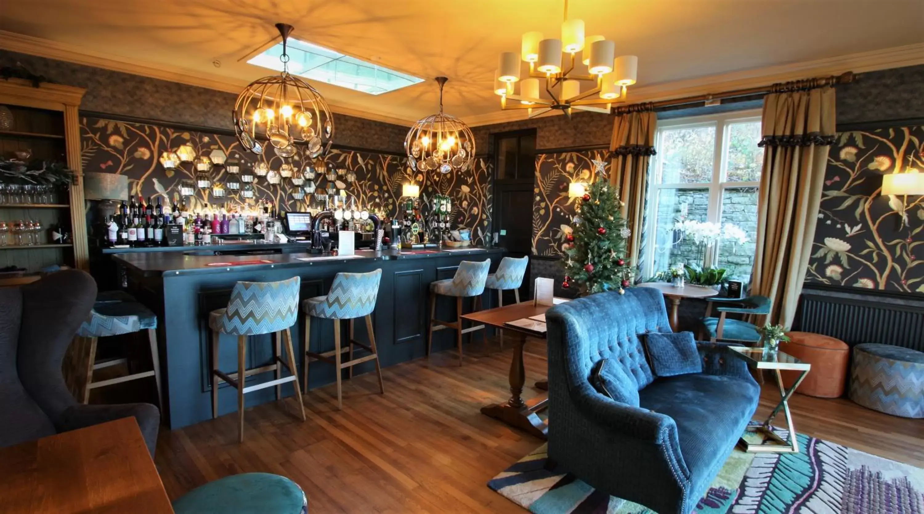 Lounge or bar, Lounge/Bar in Ravenstone Manor