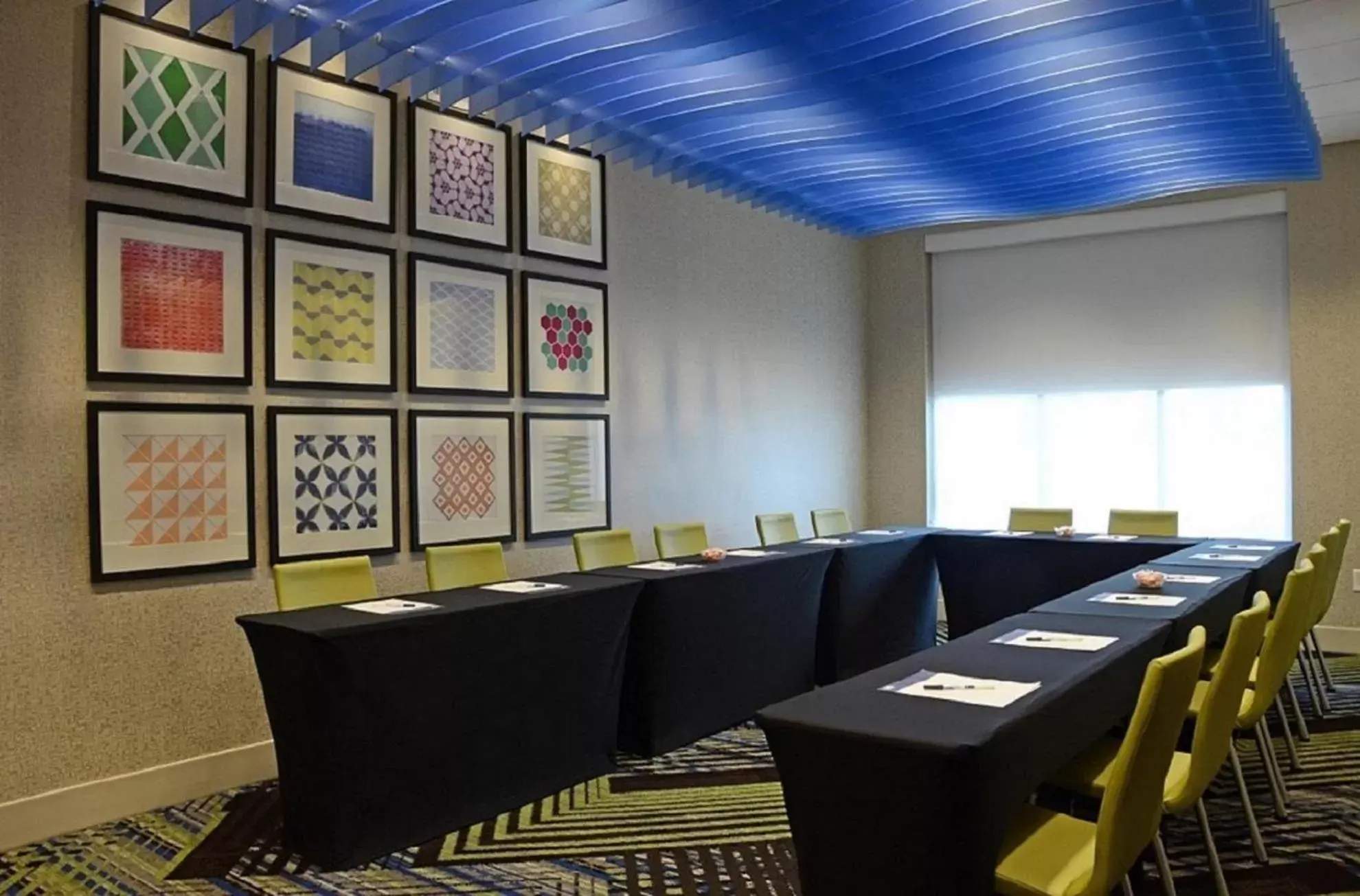Meeting/conference room in Holiday Inn Express & Suites Franklin - Berry Farms, an IHG Hotel