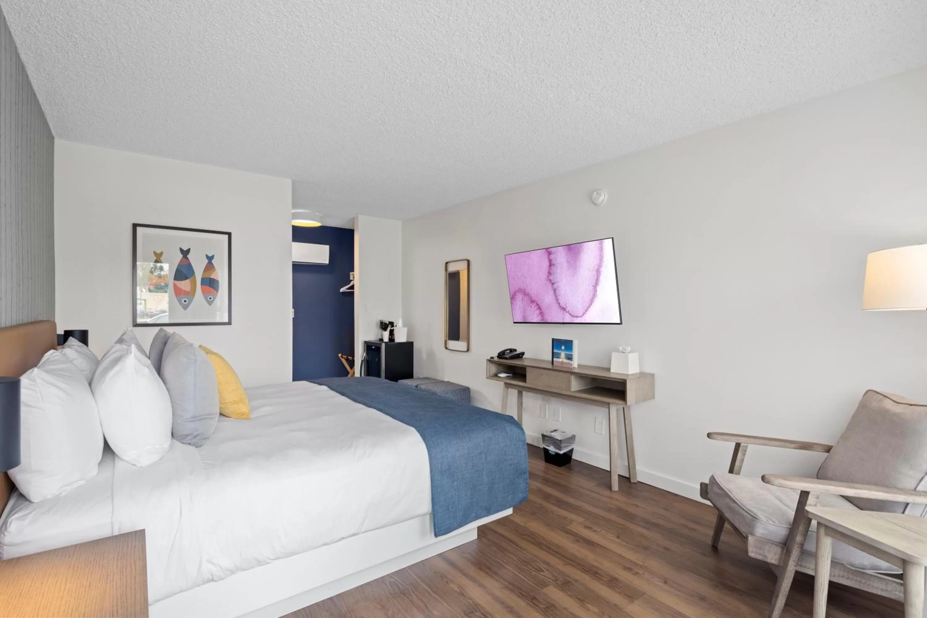 Bedroom, Bed in Sea Harbor Hotel - San Diego