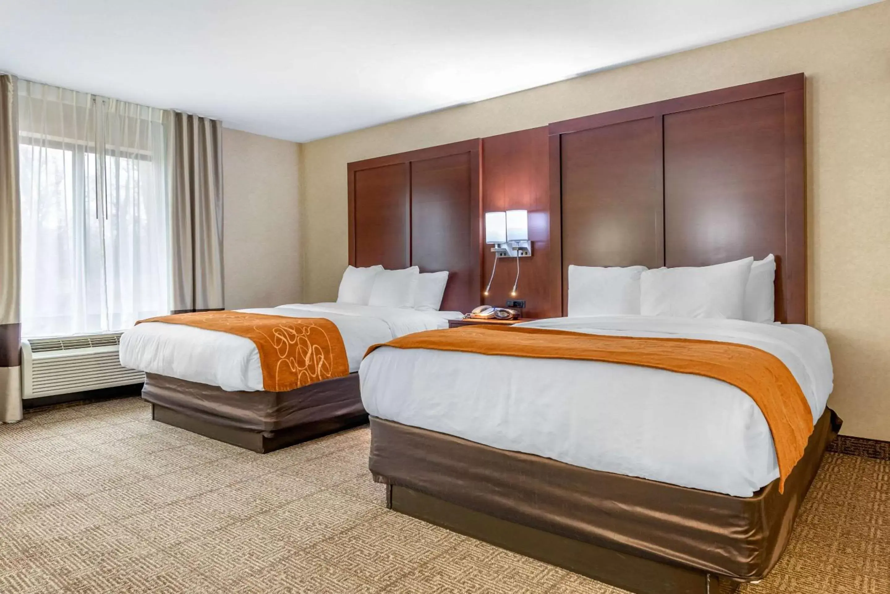 Photo of the whole room, Bed in Comfort Suites Elkhart South Photo of the whole room, Bed in Comfort Suites Elkhart South