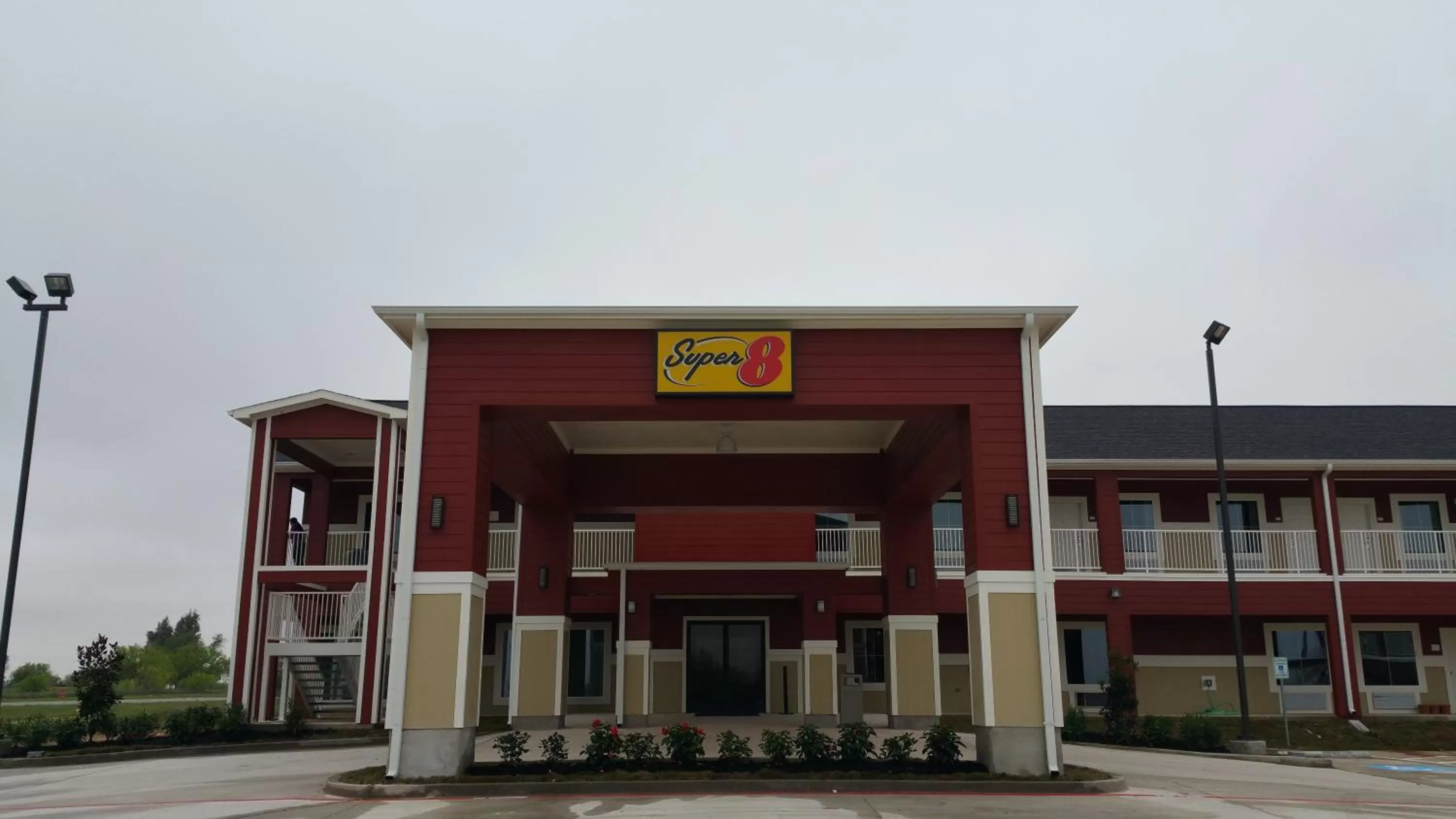 Facade/entrance in Super 8 by Wyndham Carrizo Springs