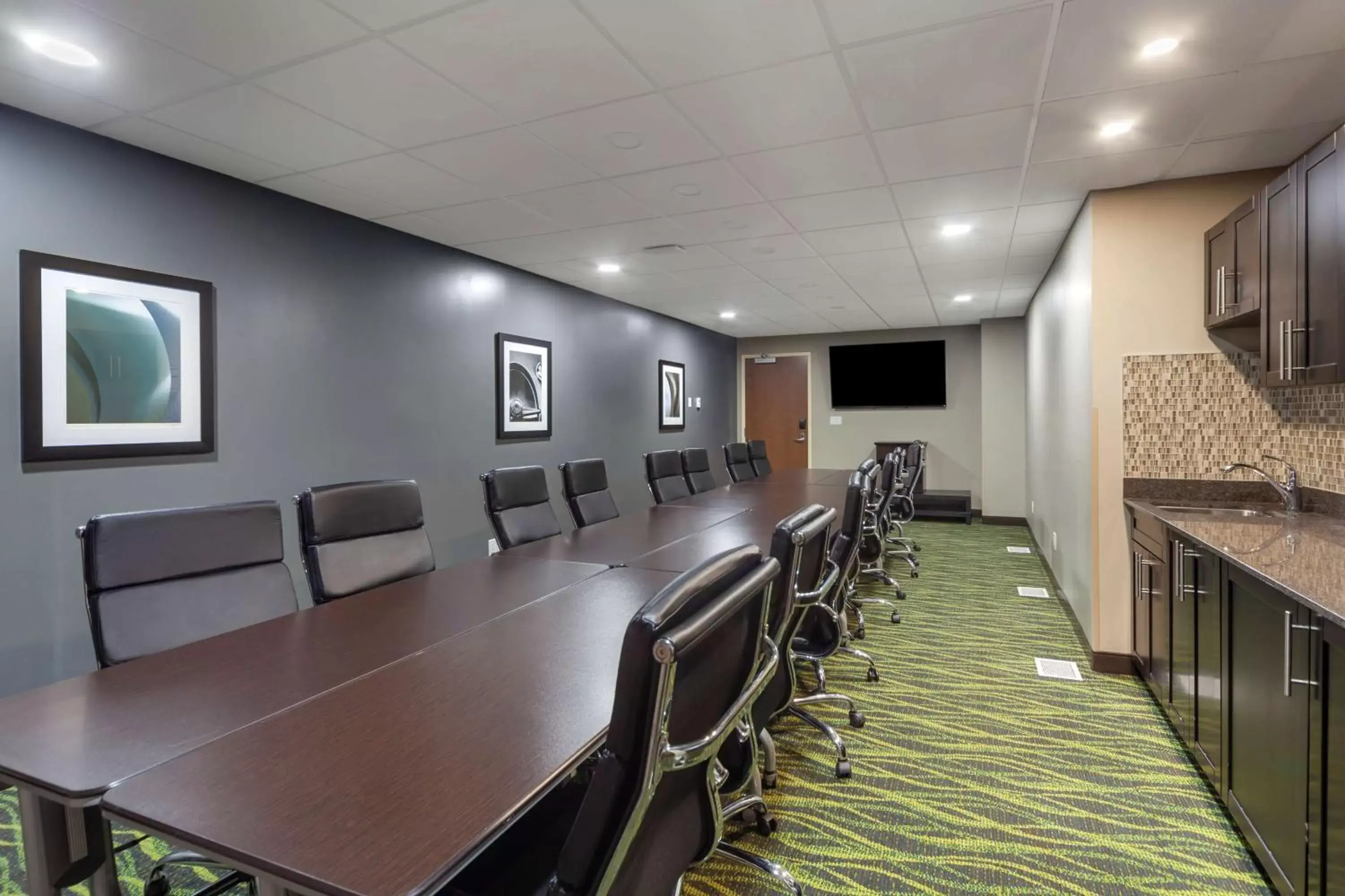 Meeting/conference room in Best Western PLUS Fort Saskatchewan Inn & Suites