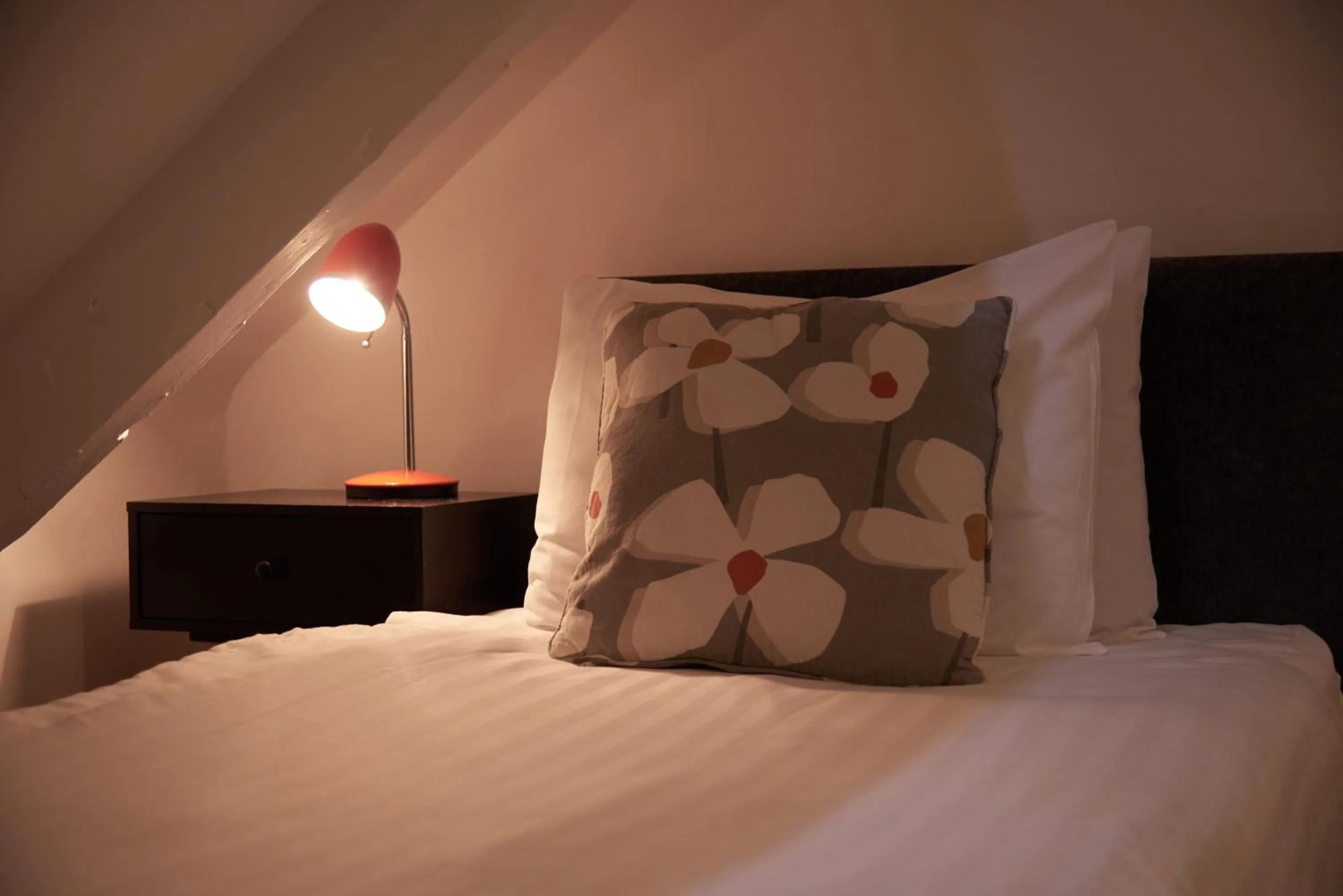 Bed in Kenilworth Hotel