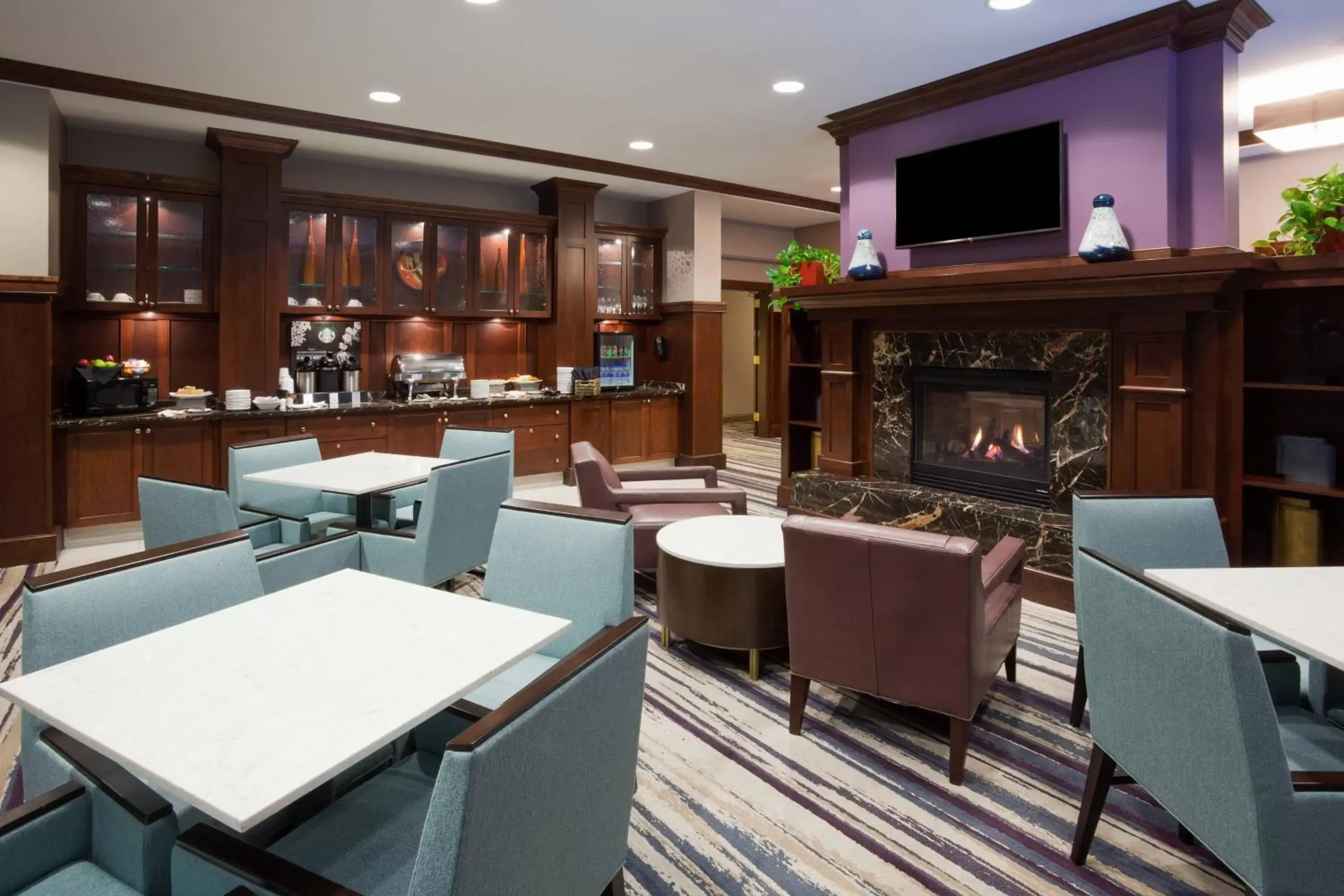 Lounge or bar, Lounge/Bar in Sheraton St Paul Woodbury Hotel