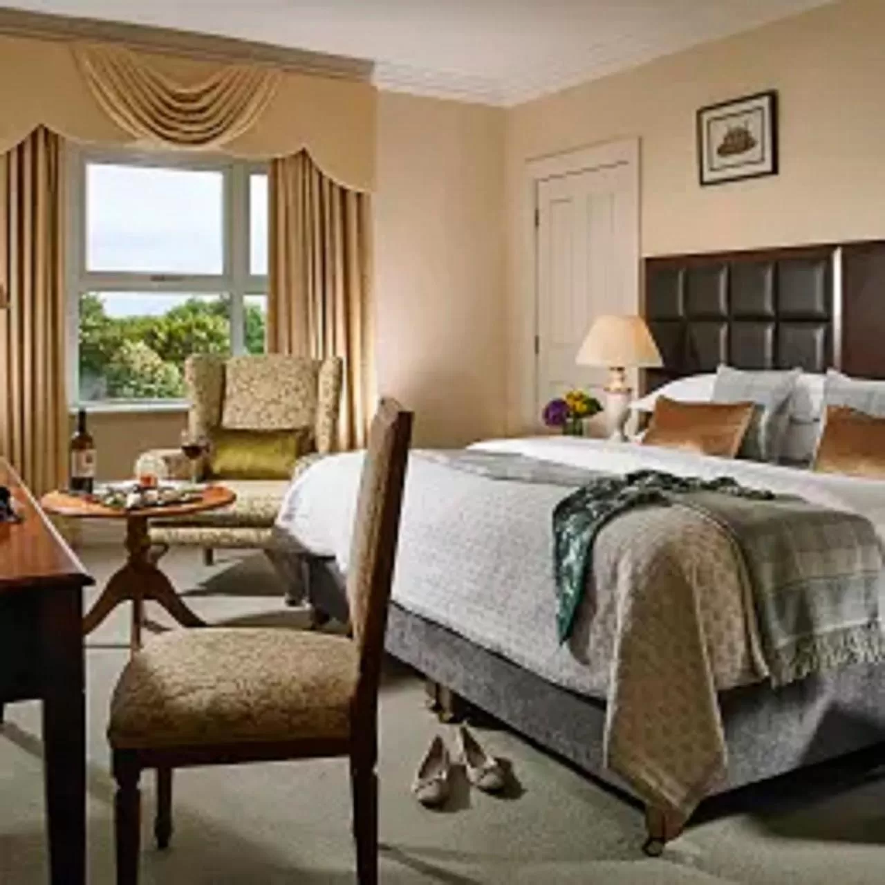 Bed in Hotel Woodstock Ennis