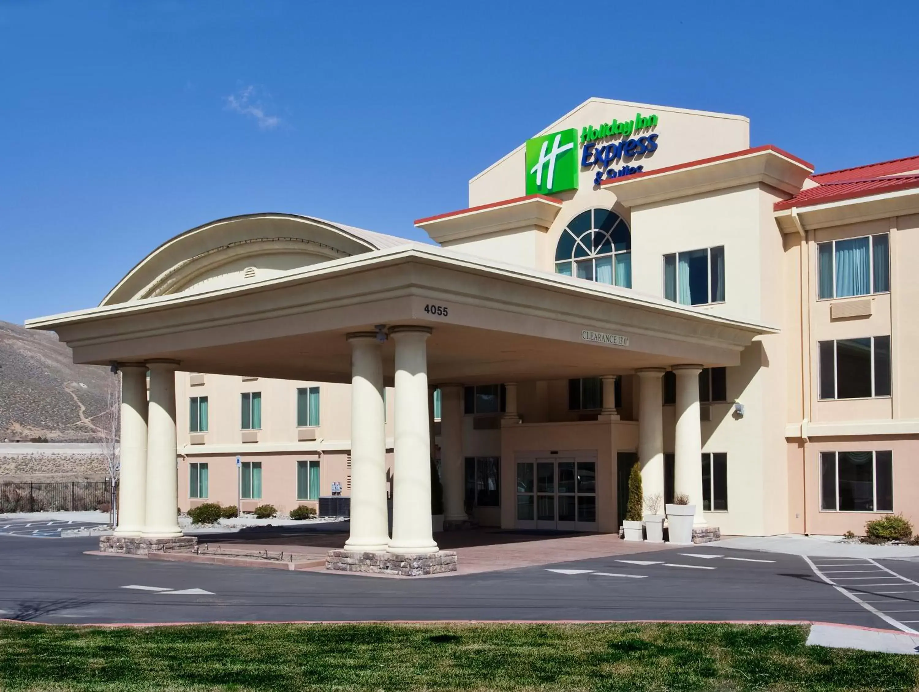 Property Building in Holiday Inn Express Hotel & Suites Carson City, an IHG Hotel