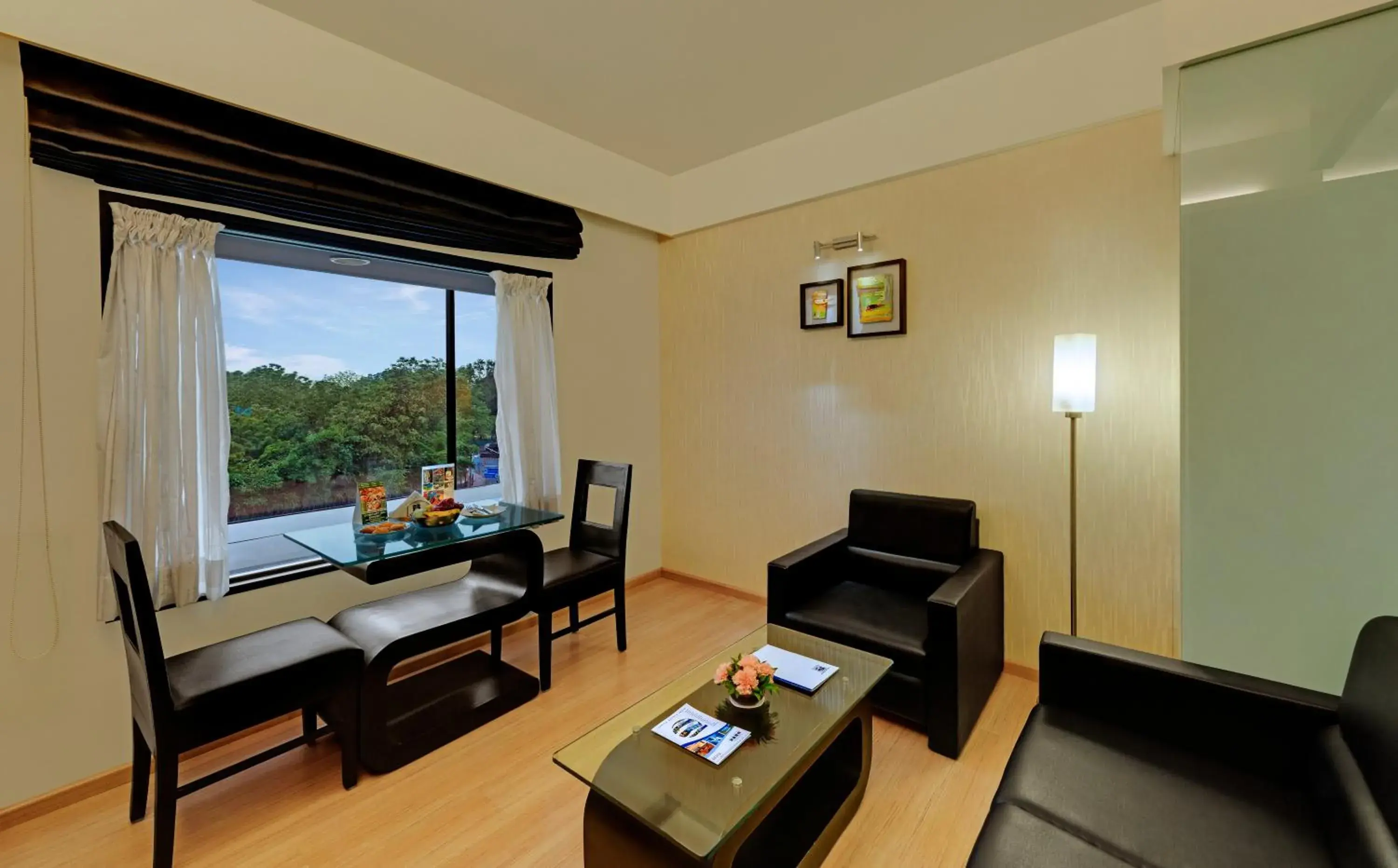 Living room, Seating Area in Hotel Comfort Inn Sunset