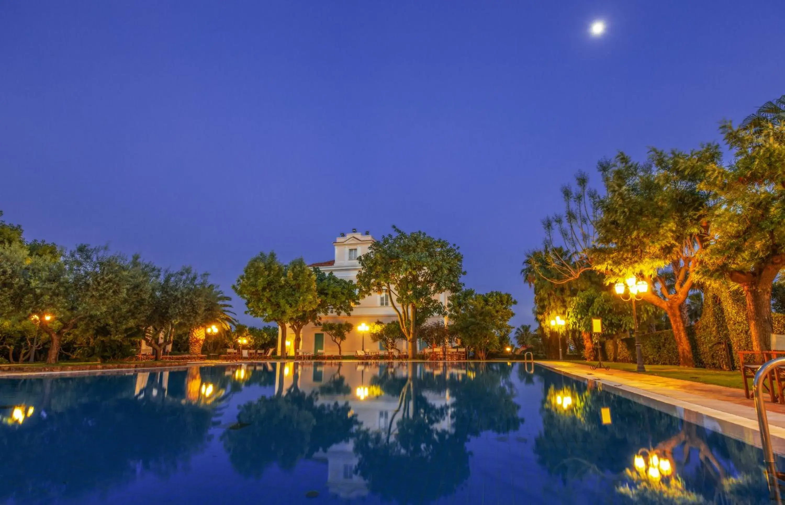 Night, Swimming Pool in Villa Irlanda Grand Hotel