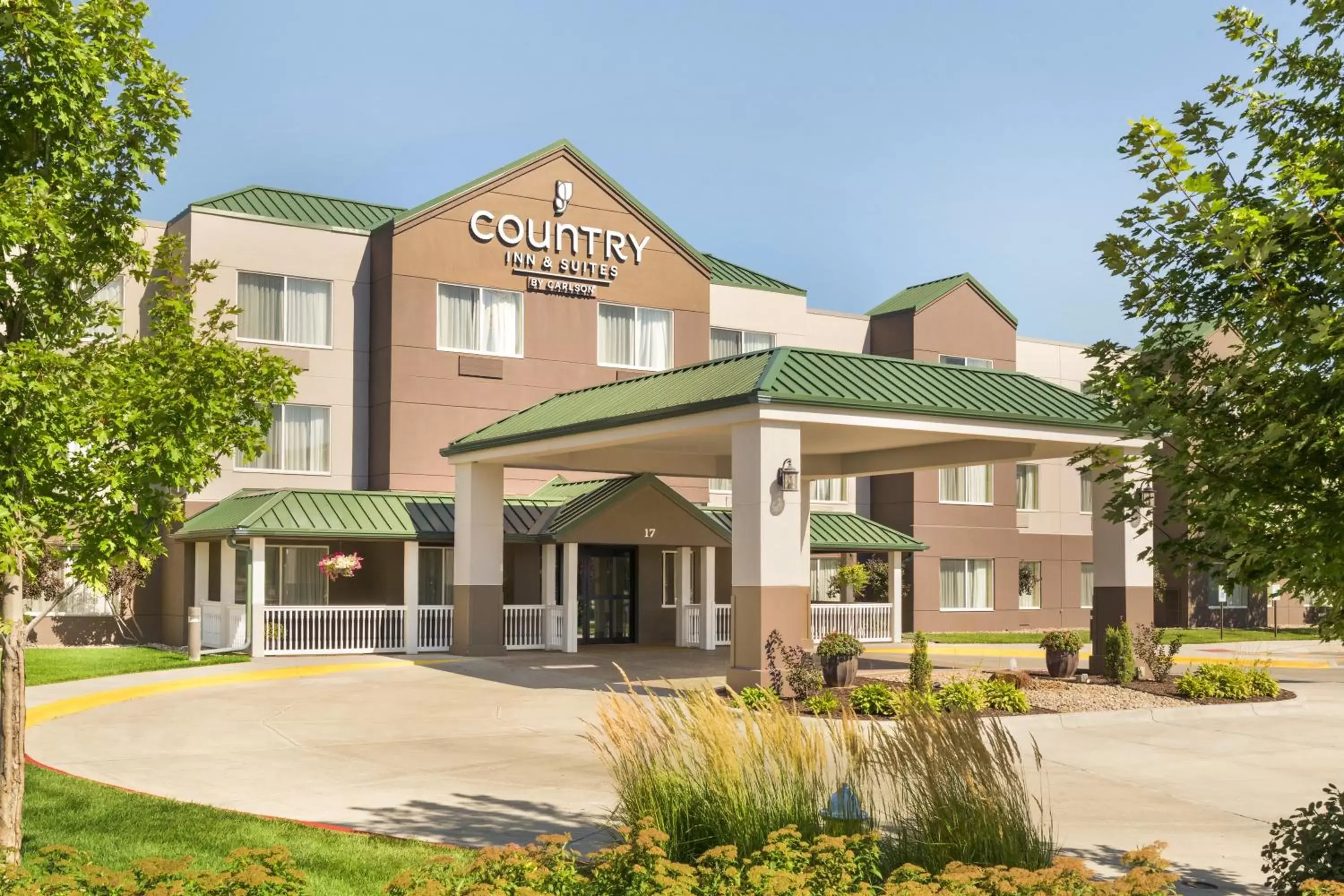 Facade/entrance, Property Building in Country Inn & Suites by Radisson, Council Bluffs, IA