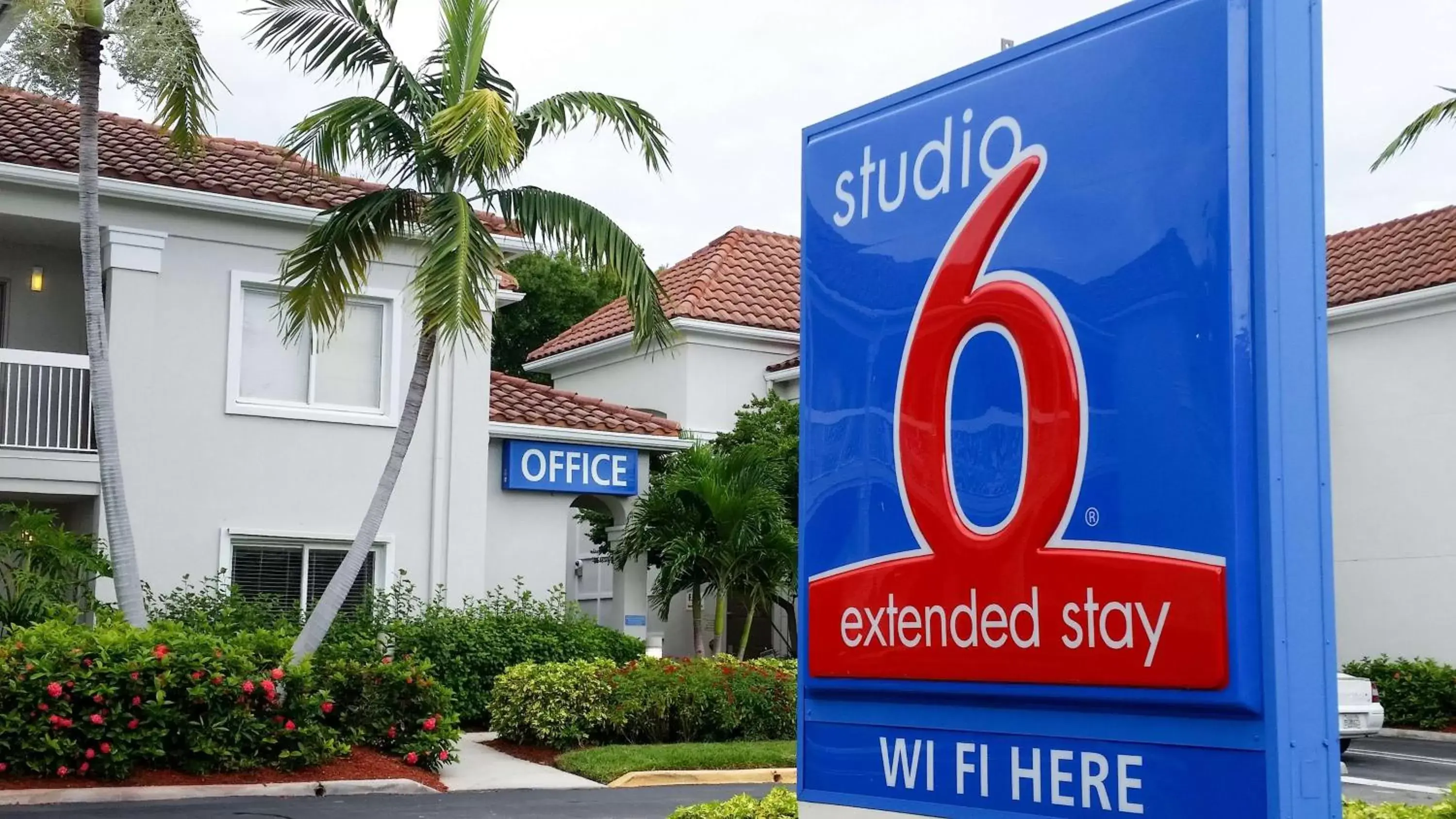 Property building, Property Logo/Sign in Studio 6-West Palm Beach, FL